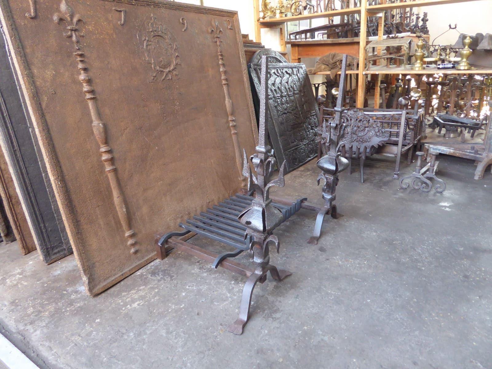 Antique French Louis XV Period Fireplace Grate or Fire Basket, 18th Century For Sale 4