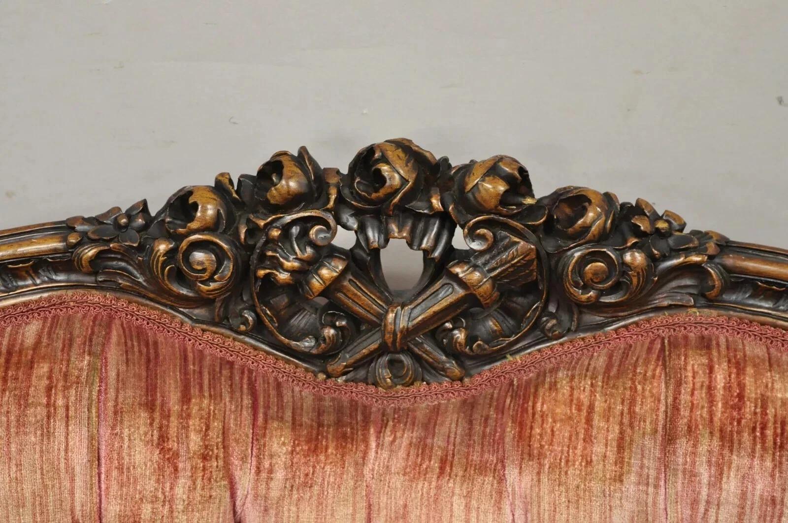 Sconosciuto Antique French Louis XV Rococo Style Ornate Carved Walnut Settee Loveseat Sofà in vendita