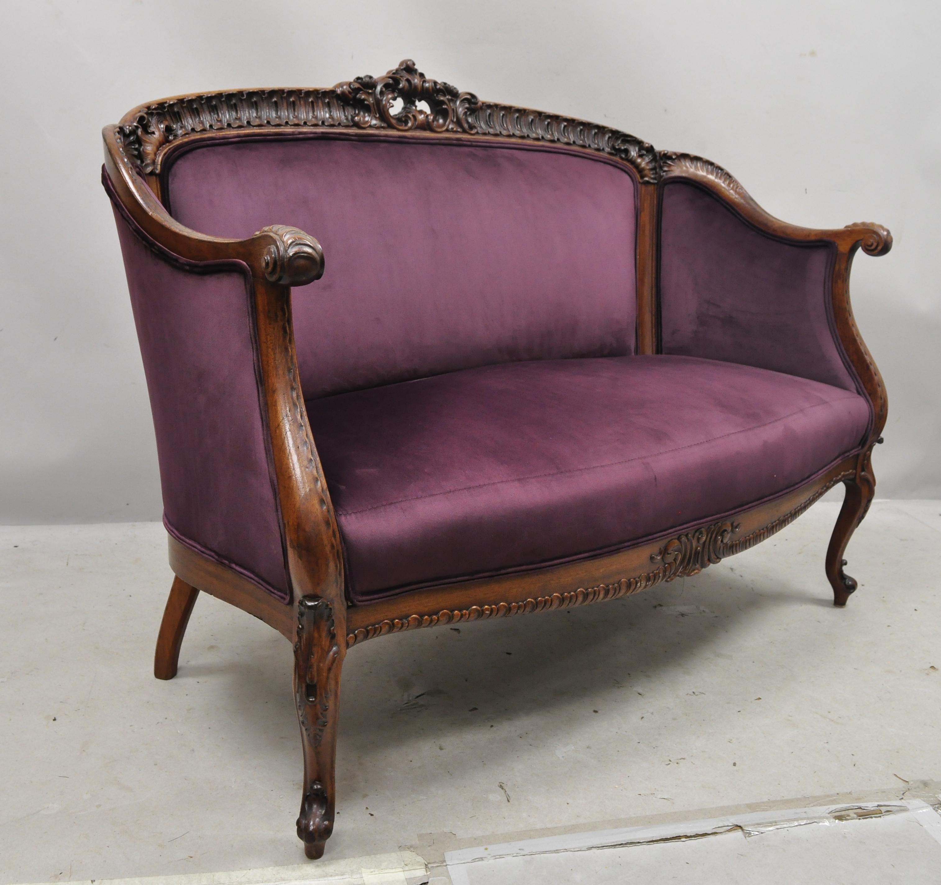 Antique French Louis XV Rococo Victorian carved mahogany purple loveseat settee sofa. Item features solid wood construction, finely carved details, cabriole legs, very nice antique item, great style and form, circa early 1900s. Measurements: 39