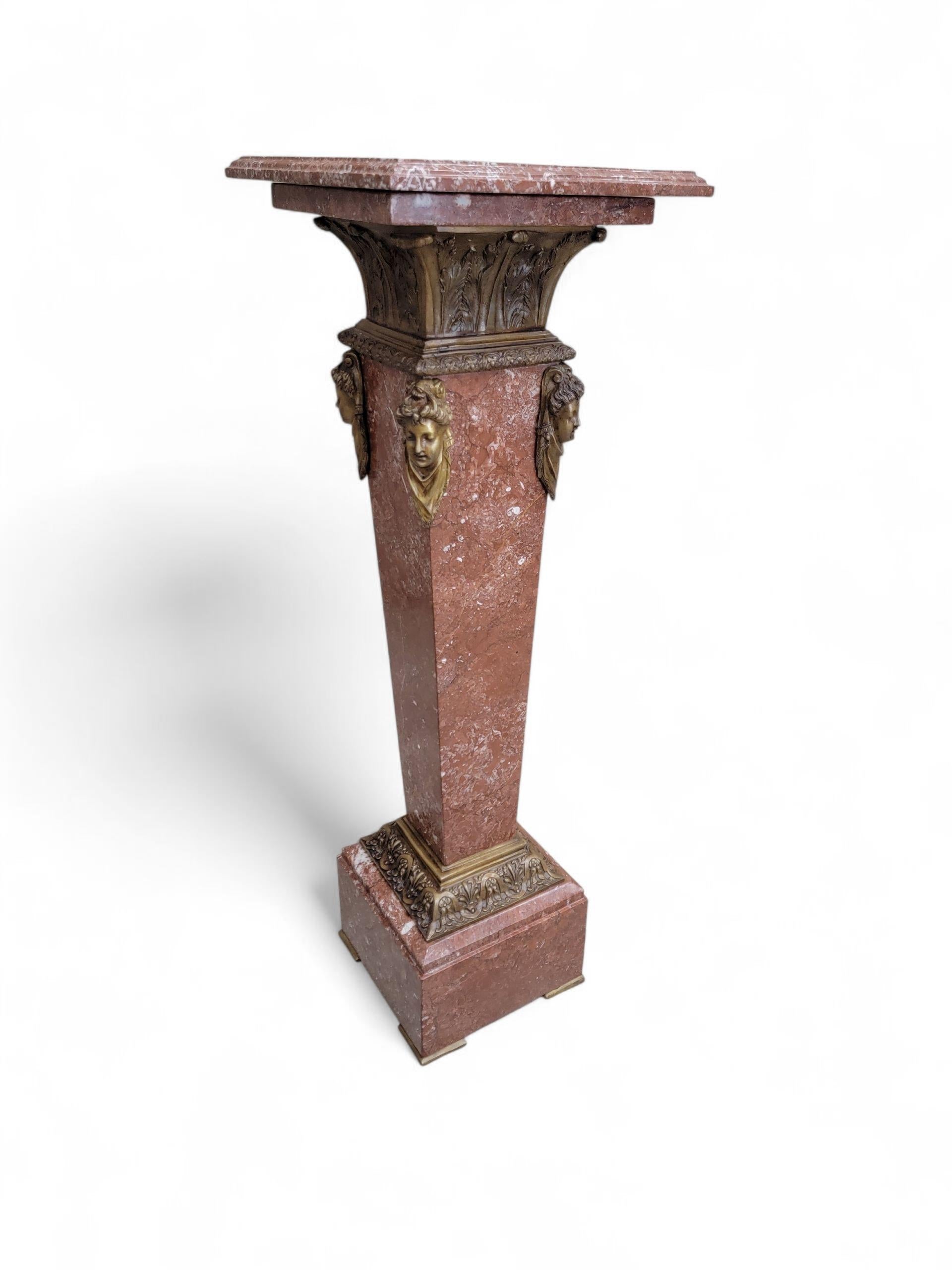 Antique French Louis XV Rouge Marmor und figurale Bronze Maiden Pedestal Stand im Angebot 4