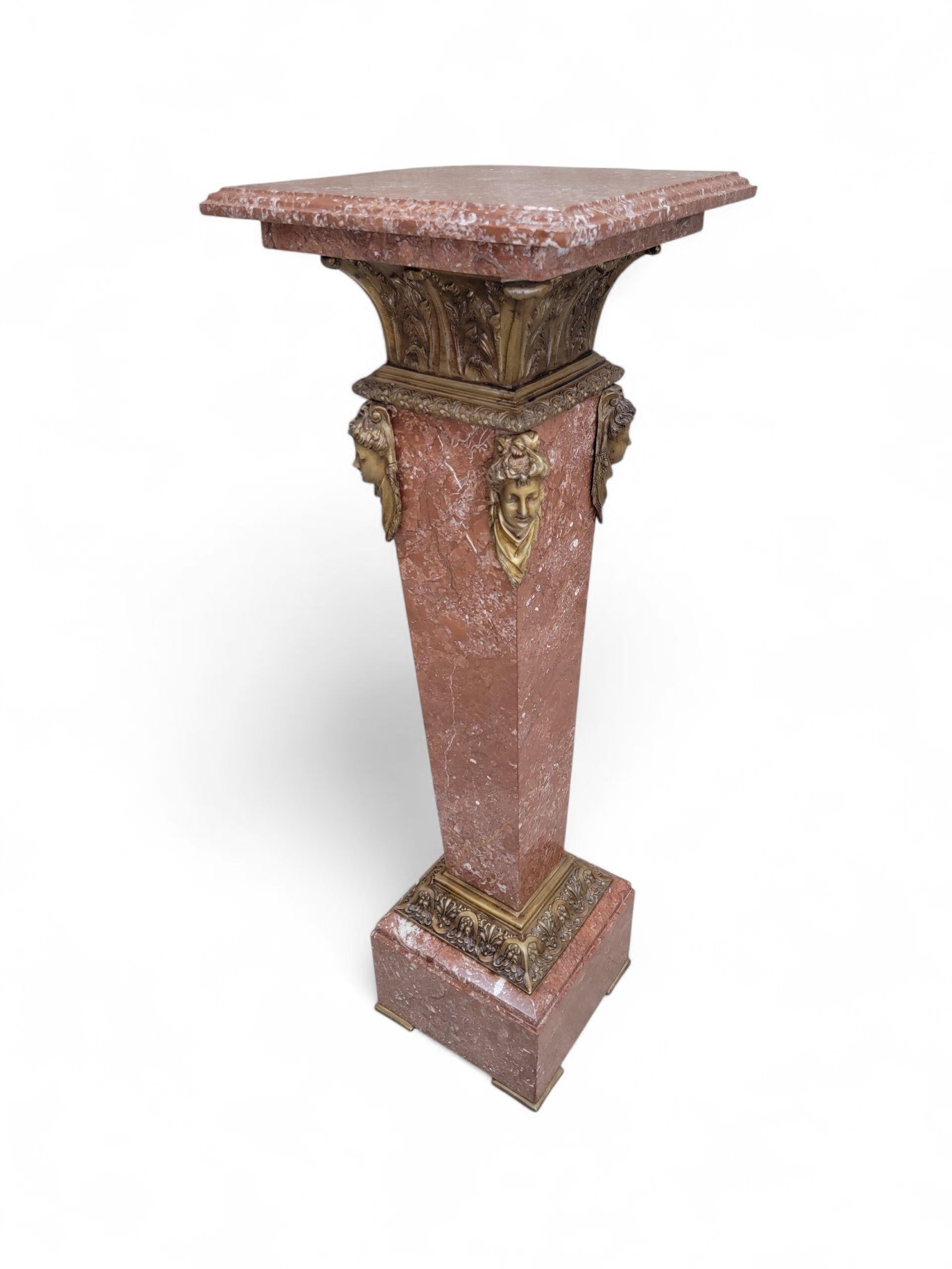 Antique French Louis XV Rouge Marmor und figurale Bronze Maiden Pedestal Stand im Angebot 1