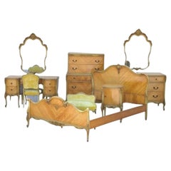Antique ensemble de chambre à coucher et de coiffeuse Louis XV en bois de satin français - 9 pièces