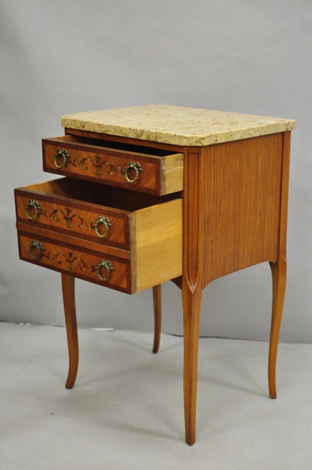 Antique French Louis XV Satinwood Marble Top Painted Bedside Table (Comodino) In condizioni buone in vendita a Philadelphia, PA