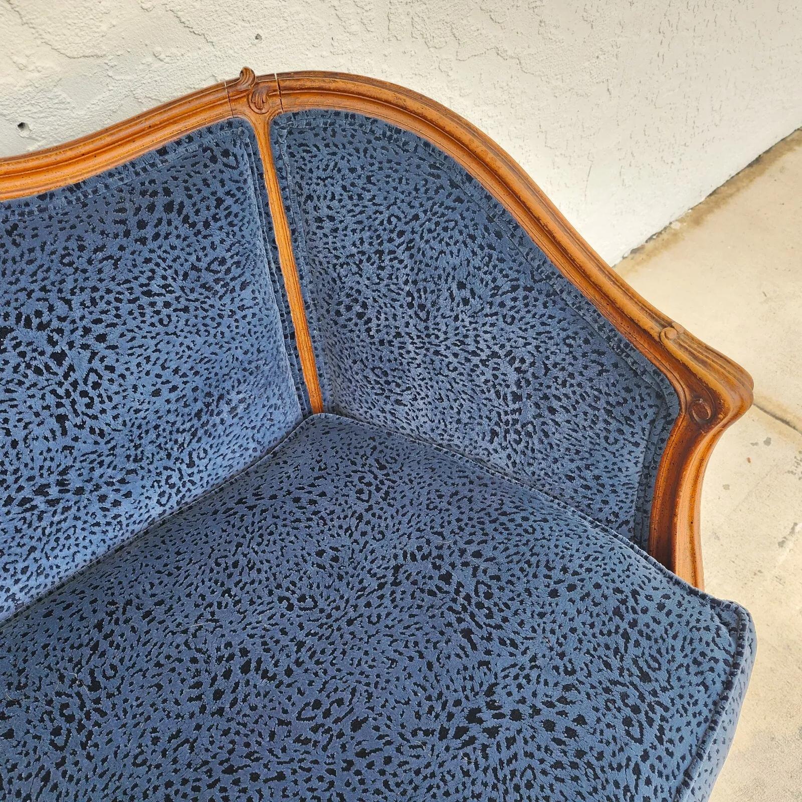 Sillón Luis XV Antique French Tallado en venta