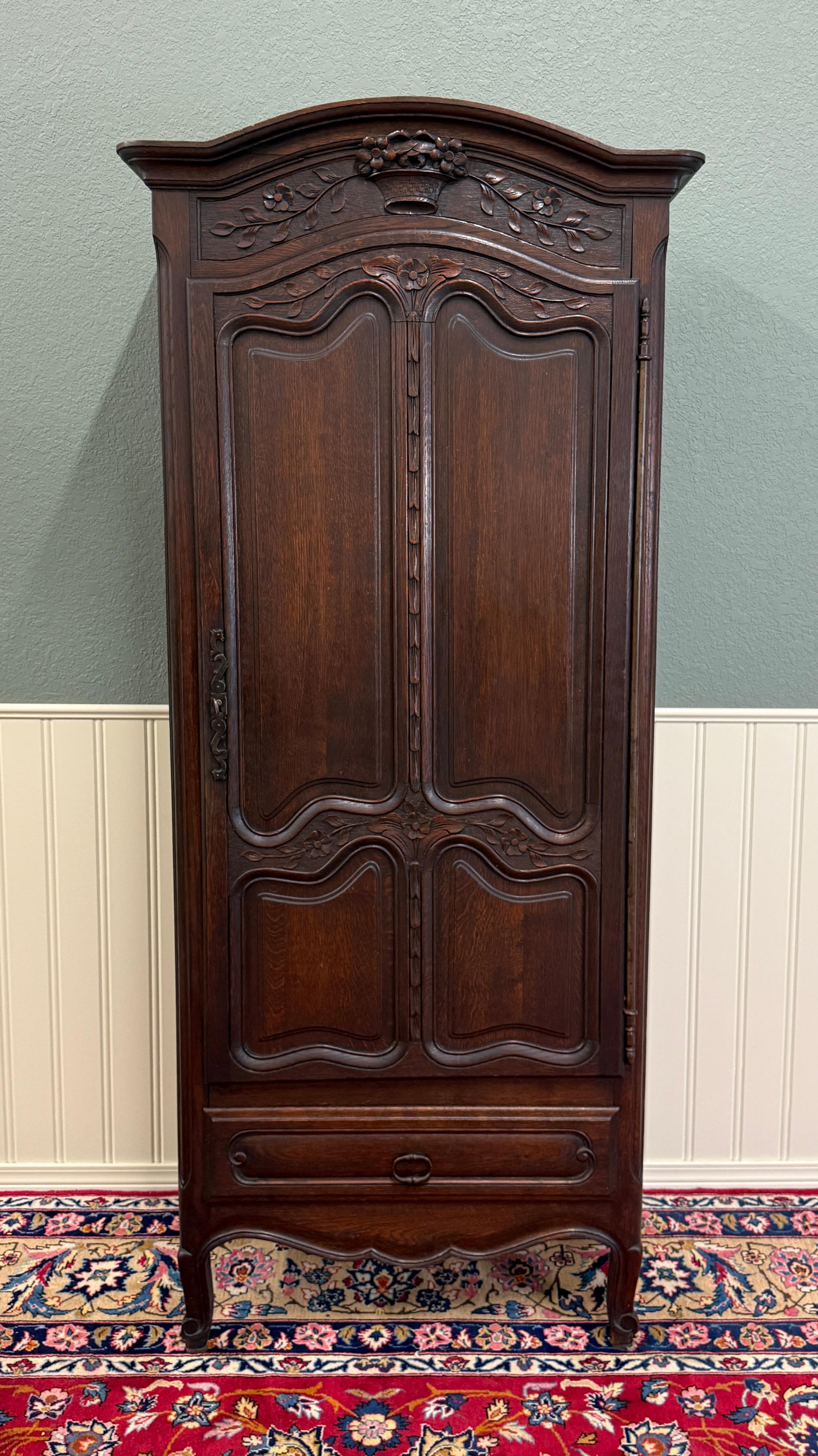Beautifully Carved Antique French Louis XV Oak Armoire, Wardrobe, Bonnetiere, Cupboard or Cabinet ~~c. 1900 

Perfect statement piece that can accommodate any number of storage needs in today's home~~use in a bedroom or dressing area for clothing or