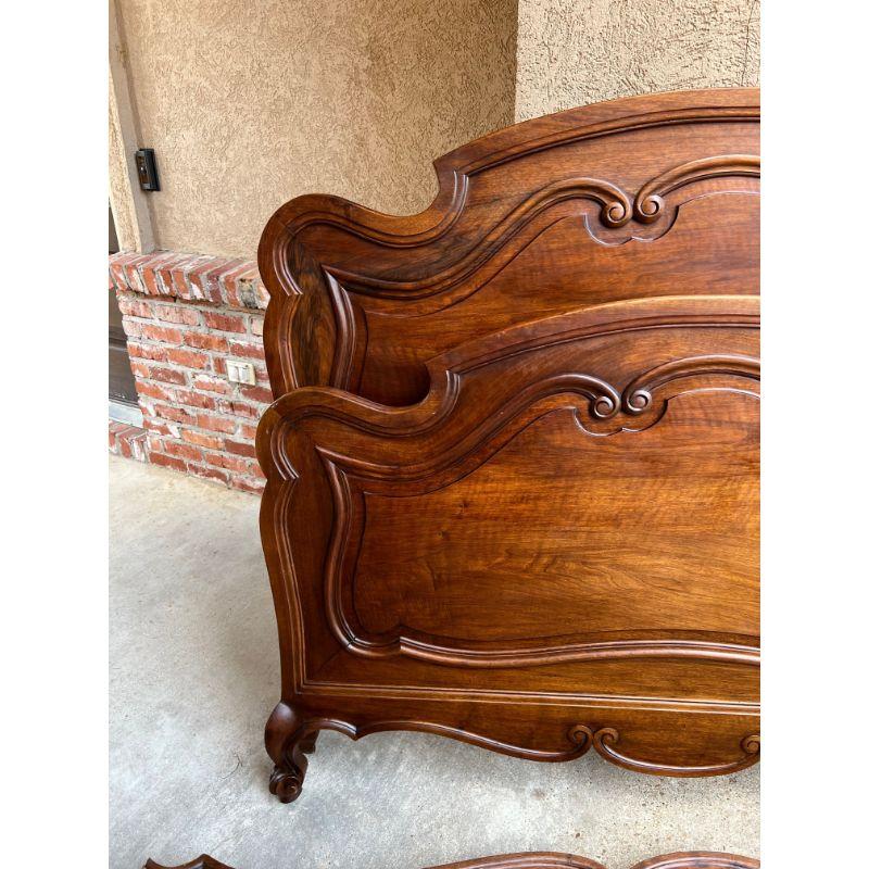 Antique French Louis XV Style Bed Carved Walnut Parisian European Size w Rails In Good Condition For Sale In Shreveport, LA