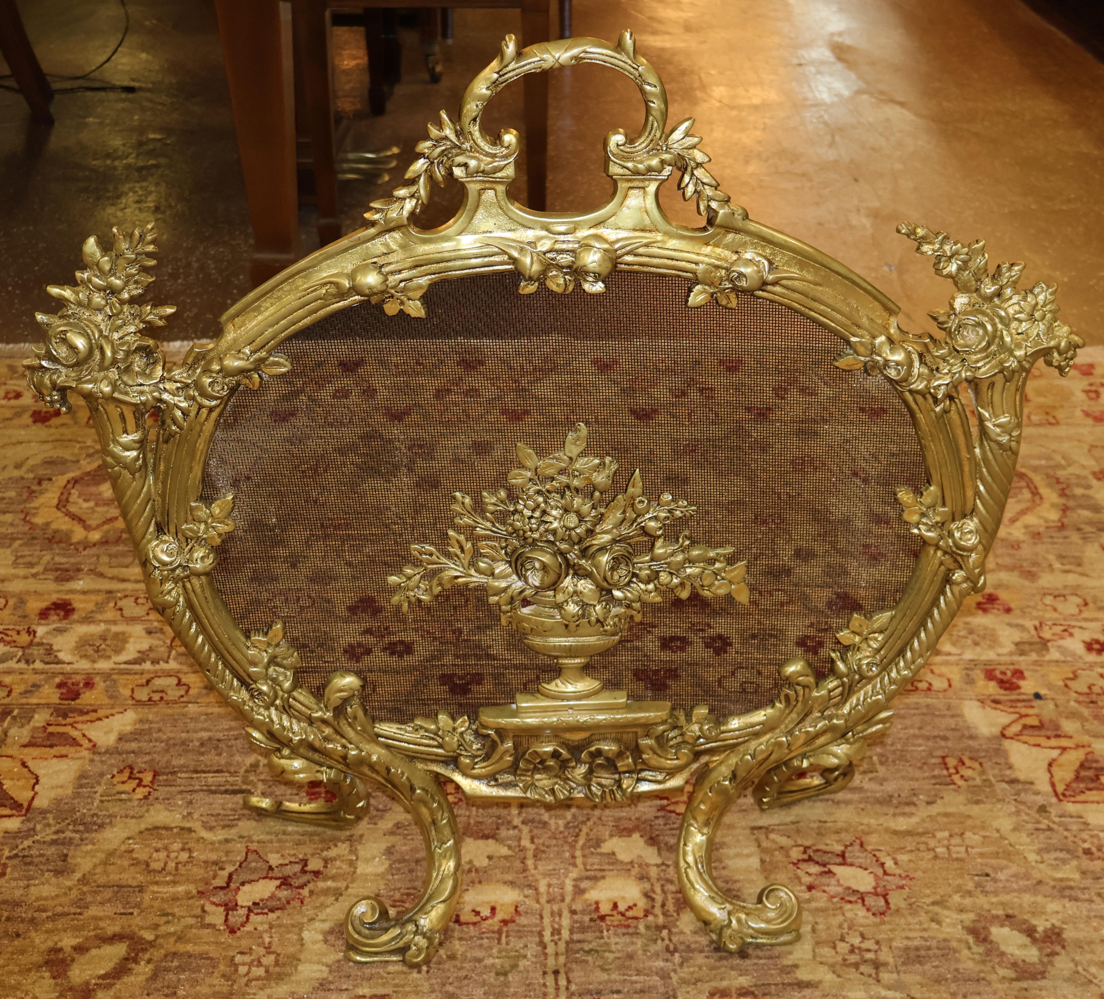 Luigi XV Antique French Louis XV Style Parafuoco in ottone di alta qualità in vendita