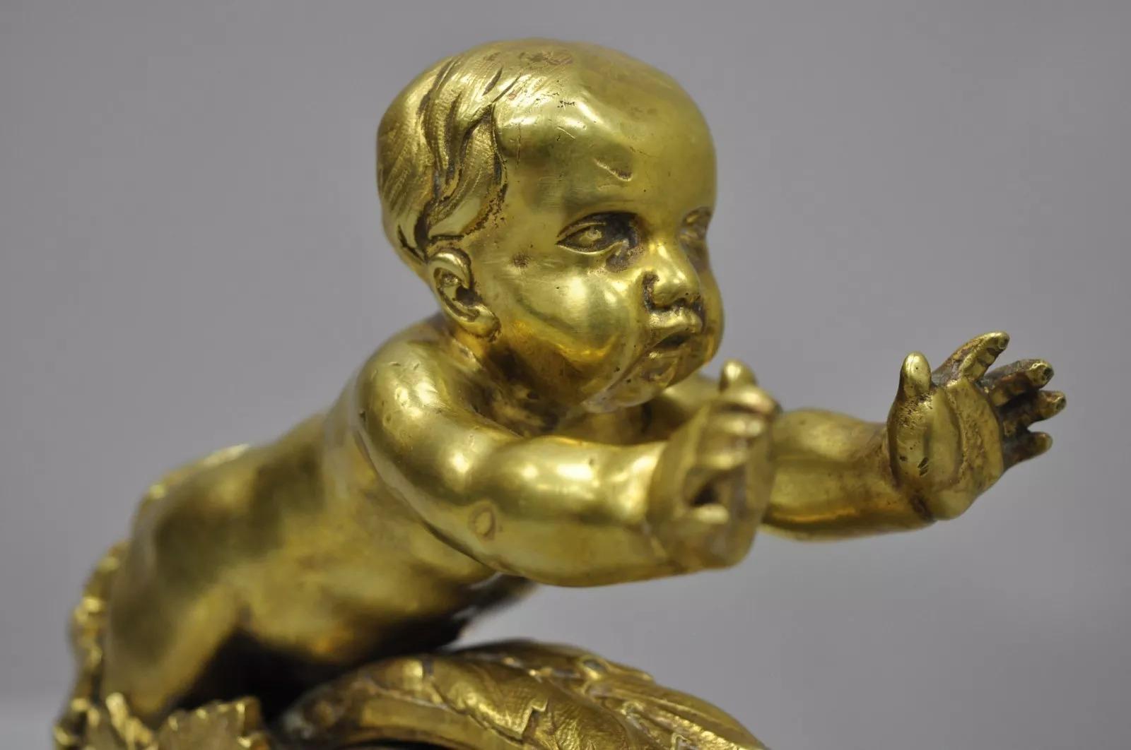 Antike französische Cherub Chenets-Kamin-Feuerböcke aus Bronze im Louis XV.-Stil aus Bronze, Paar im Zustand „Gut“ im Angebot in Philadelphia, PA
