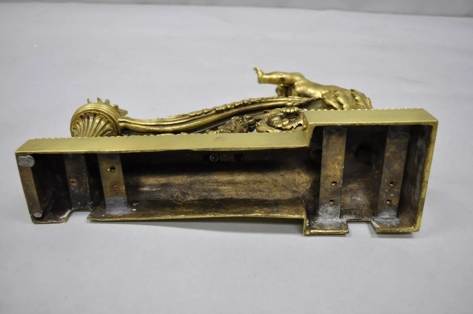 Antike französische Cherub Chenets-Kamin-Feuerböcke aus Bronze im Louis XV.-Stil aus Bronze, Paar im Angebot 4