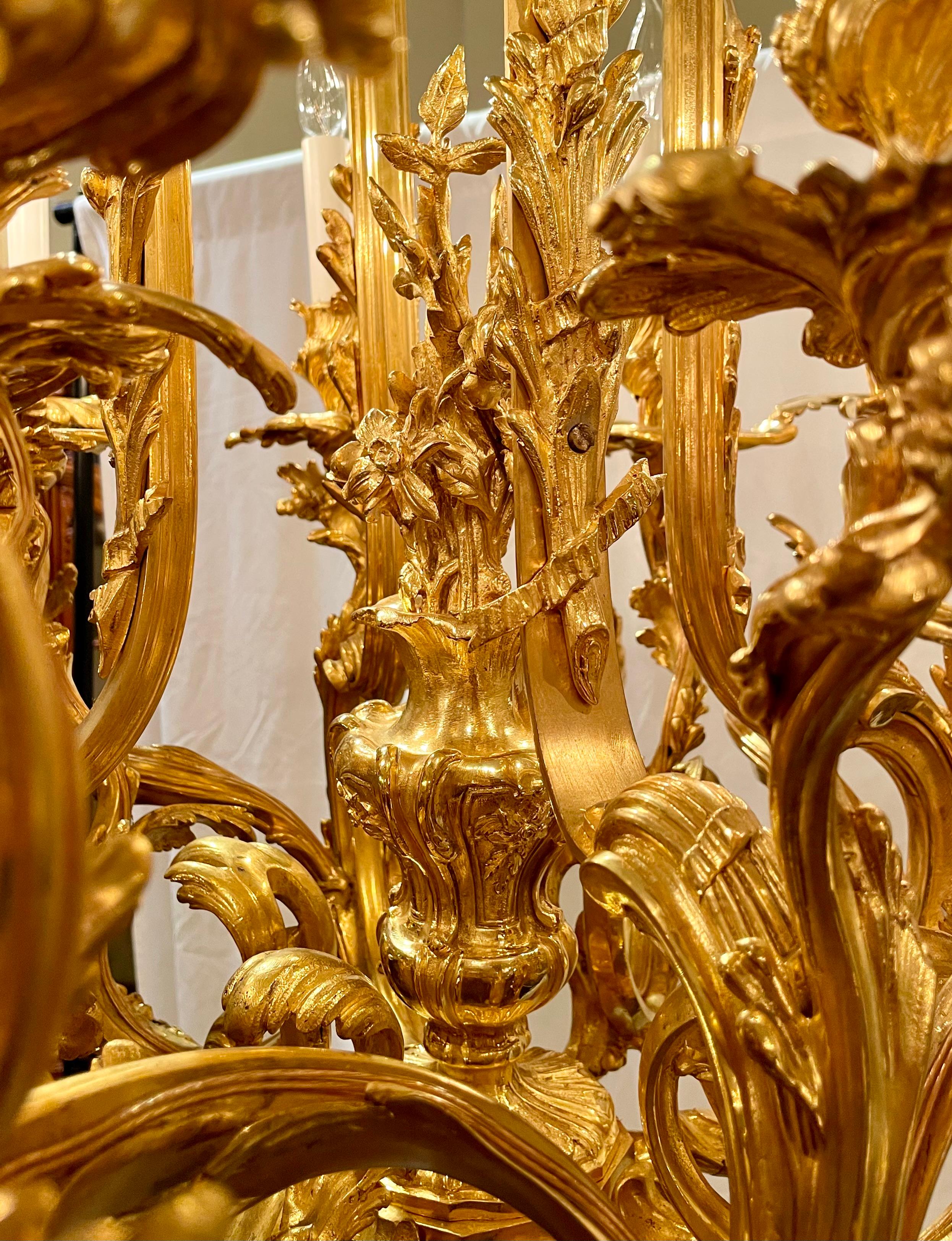 Antique French Louis XV Style Bronze D'Oré Chandelier, CIRCA 1880's. im Angebot 5