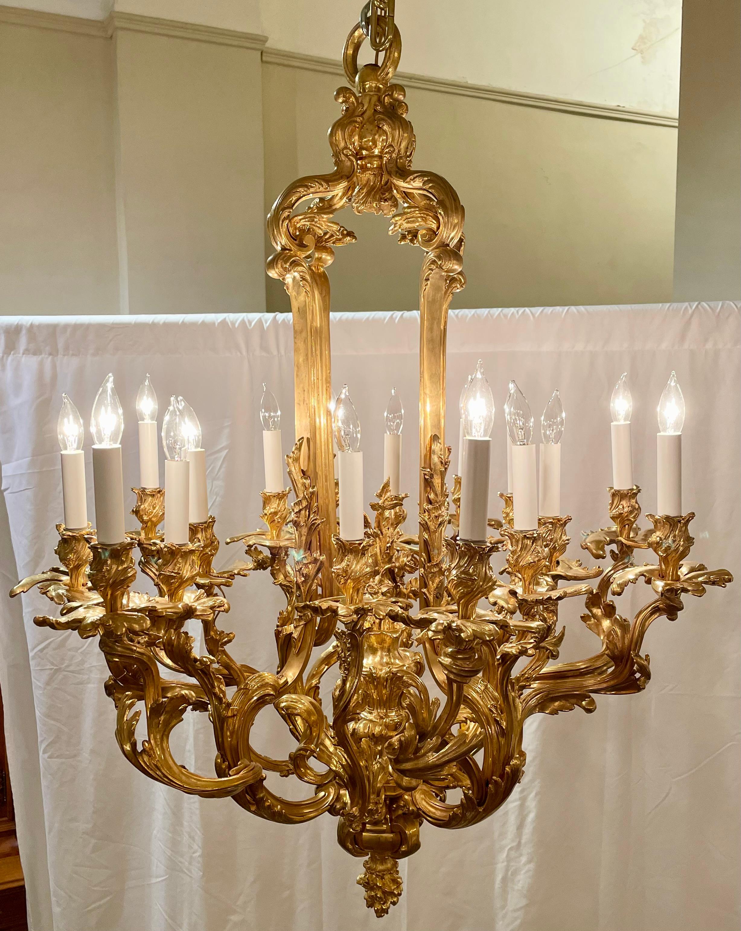 Antique French Louis XV Style Bronze D'Oré Chandelier, CIRCA 1880's. im Angebot 2