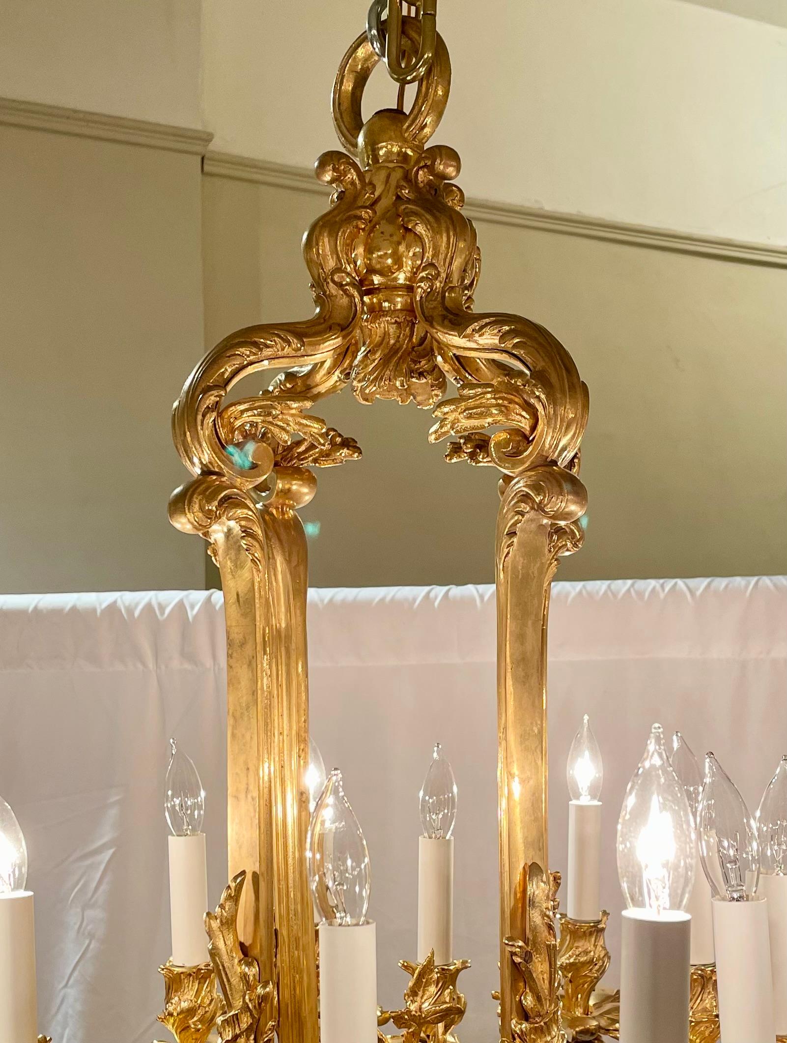 Antique French Louis XV Style Bronze D'Oré Chandelier, CIRCA 1880's. im Angebot 4