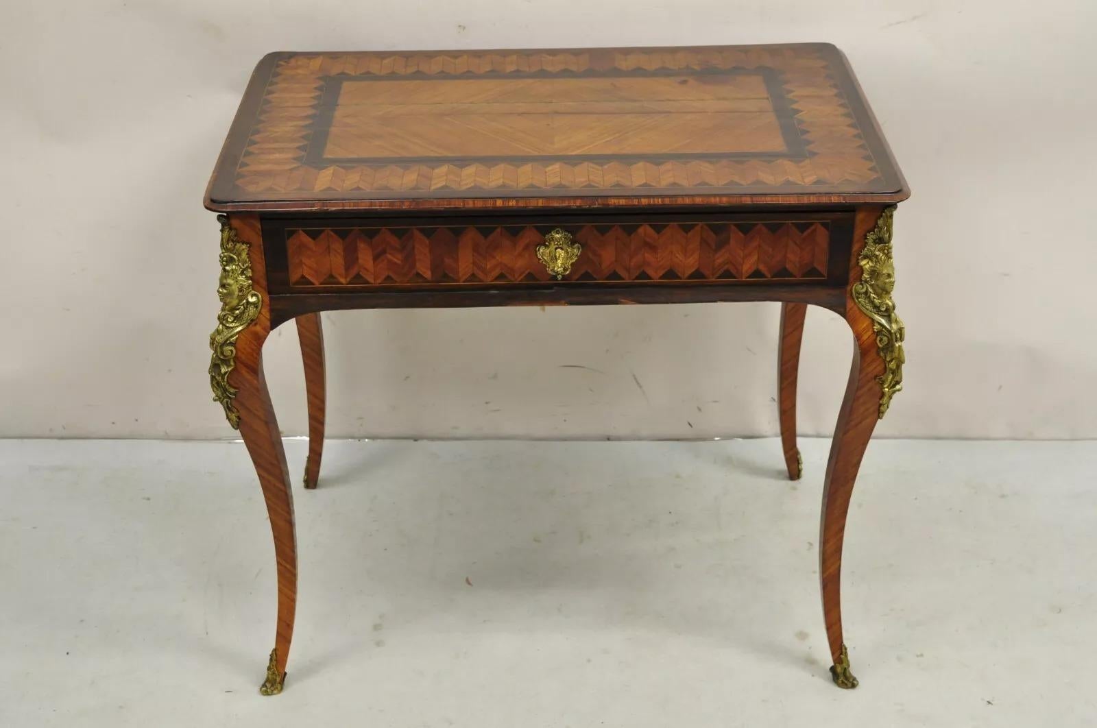 Bureau d'écriture français ancien de style Louis XV à 1 tiroir incrusté de marqueterie sur bronze en vente 6