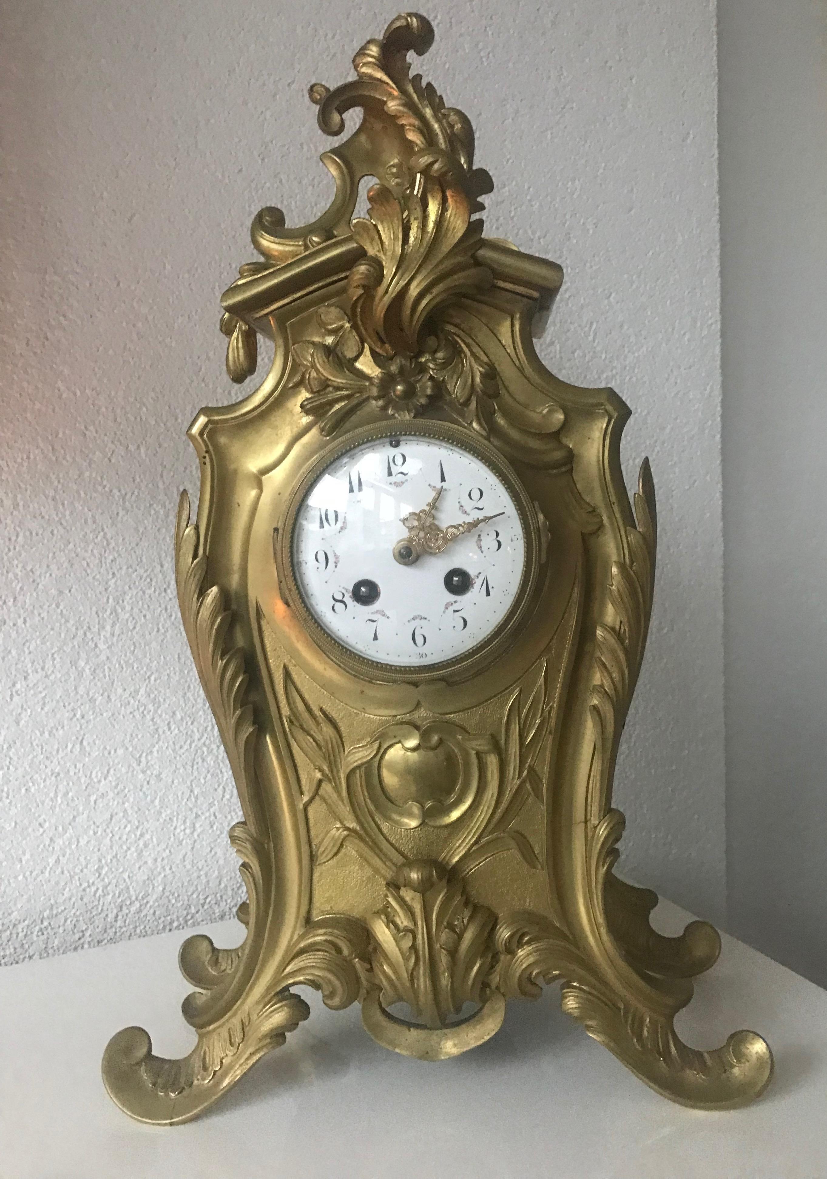 Antique French Louis XV Style Bronze Pendulum Mantel Clock with Flowery Decor For Sale 3