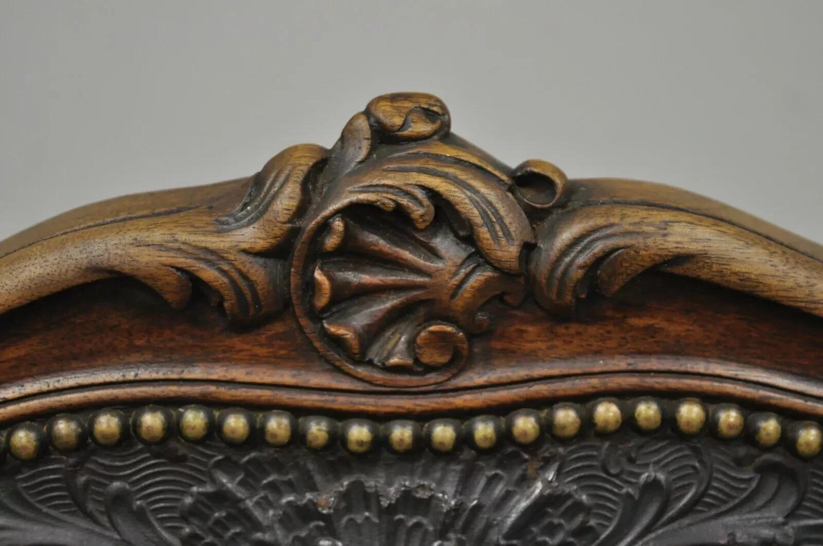 Antike Französisch Louis XV Stil Brown geprägte Leder Nussbaum Esszimmer Stuhl A (Louis XV.) im Angebot