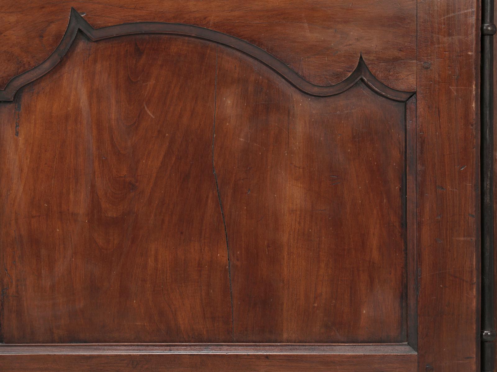 Antikes französisches Buffet aus Kirschbaumholz im Louis XV.-Stil, um Sympathetische Restaurierung im Angebot 10