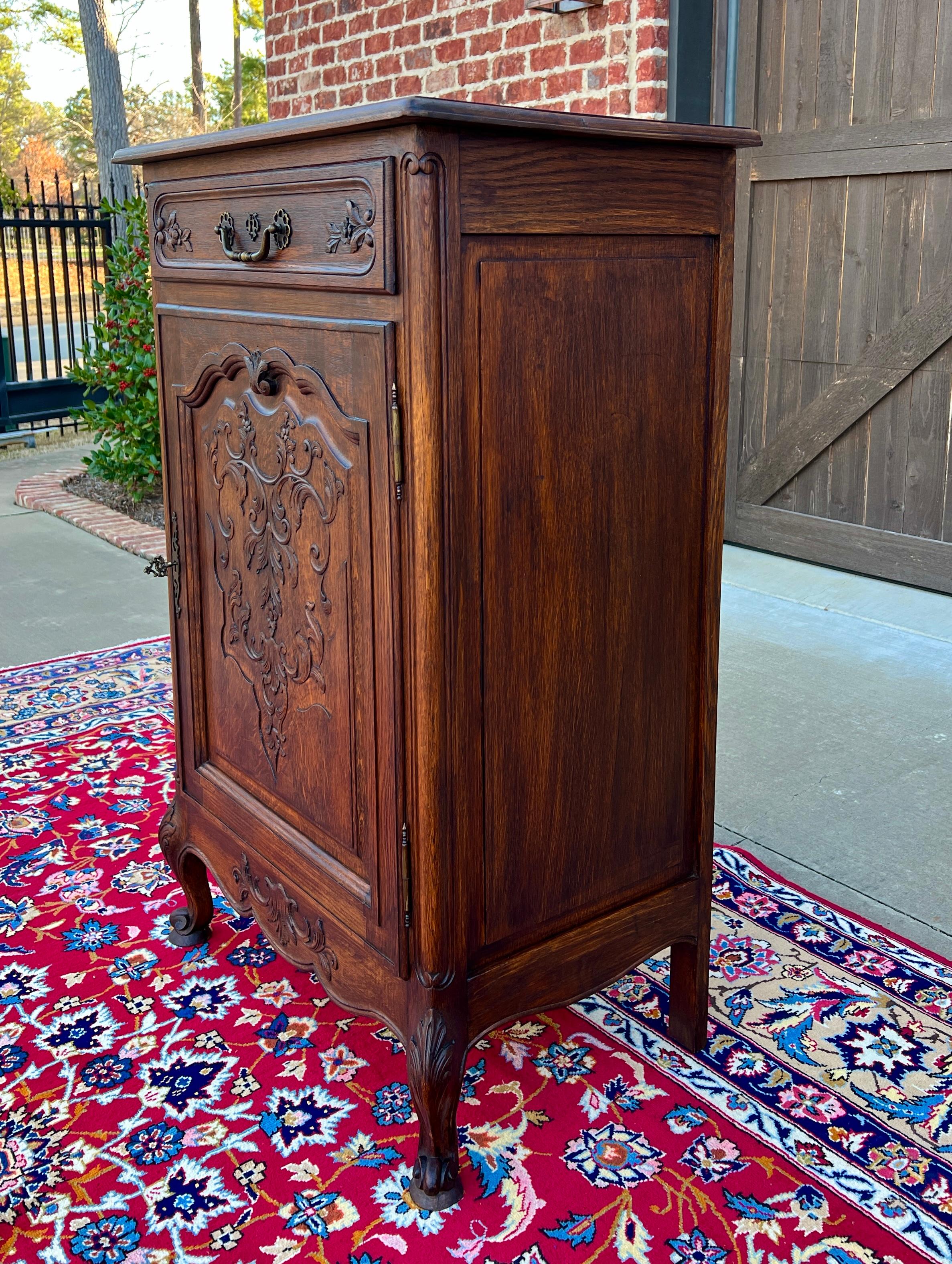 Antique French Louis XV Style Cabinet Cupboard w Drawer Carved Oak Tall 1920s In Good Condition For Sale In Tyler, TX