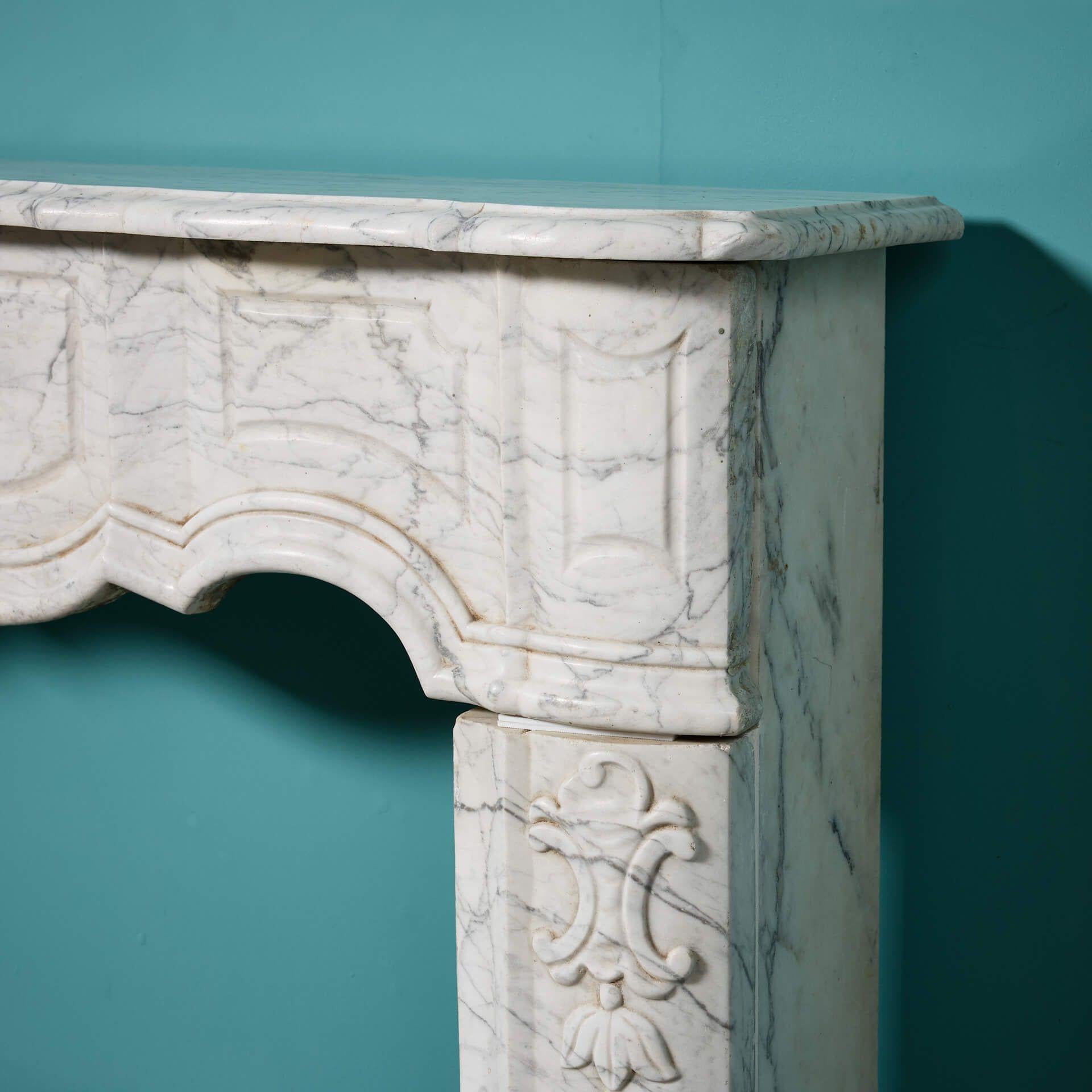 Antique French Louis XV Style Carrara Marble Fire Mantel Francés