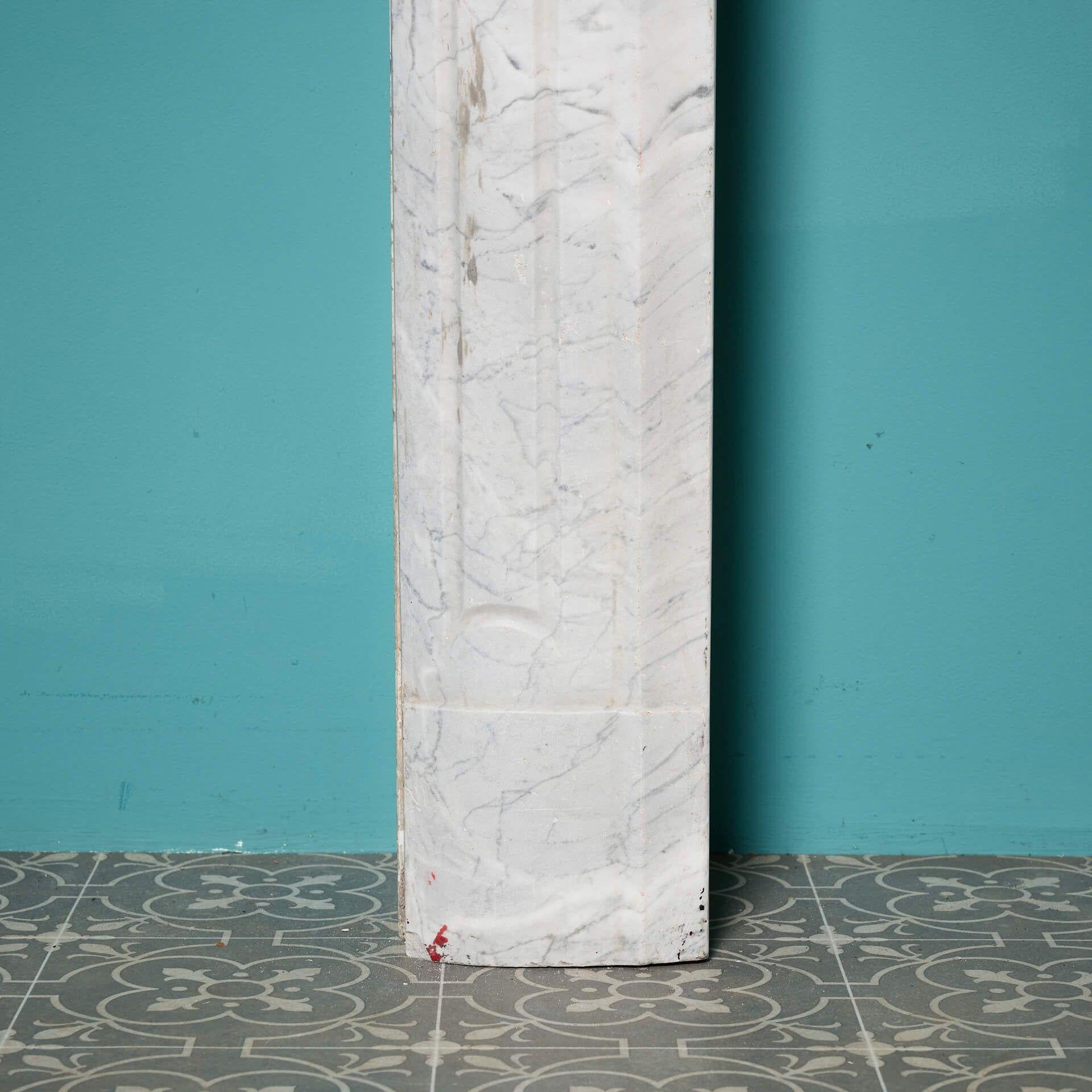Antique French Louis XV Style Carrara Marble Fire Mantel Mármol
