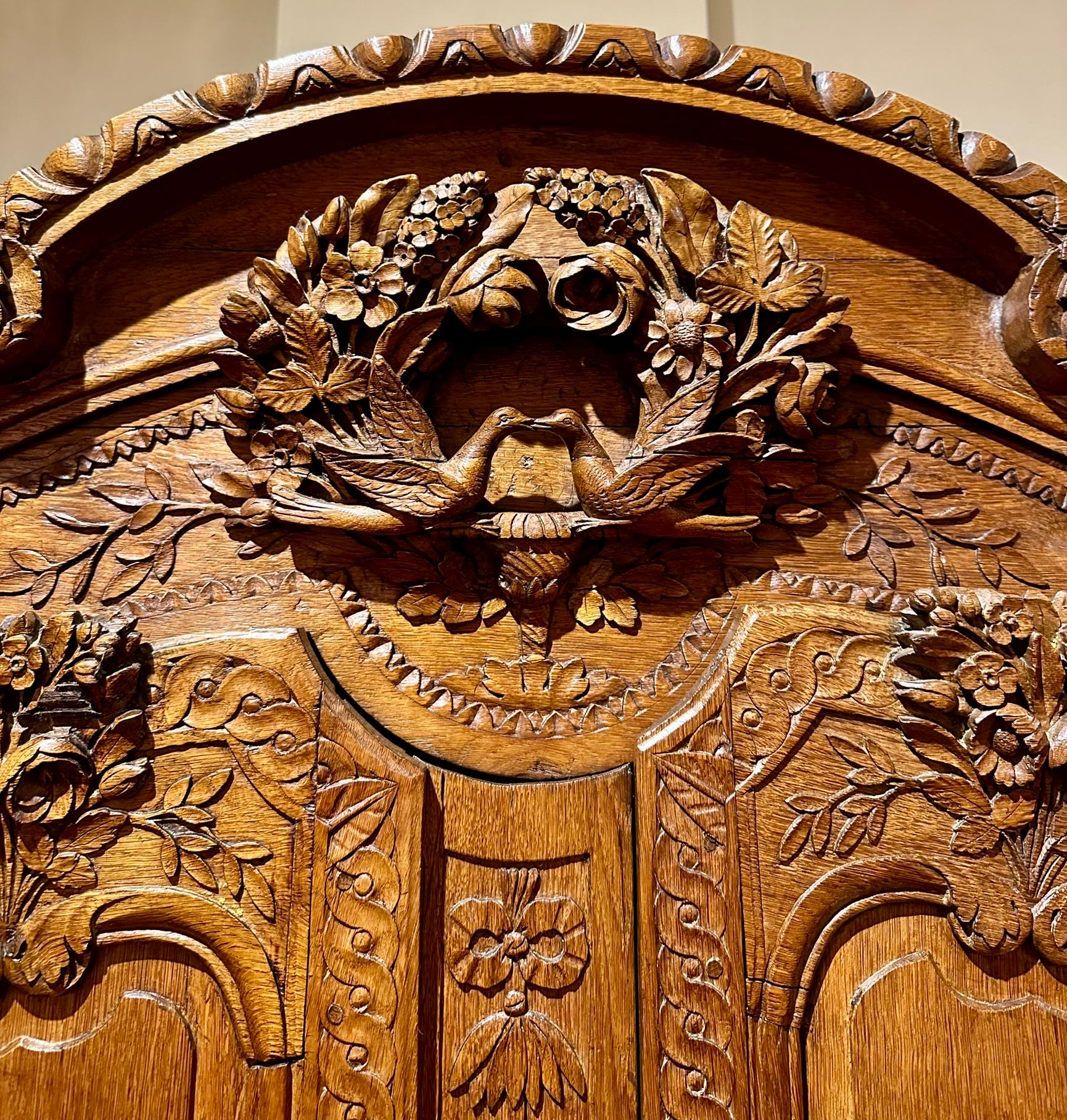 XIXe siècle Antique French Louis XV Style Carved Oak 