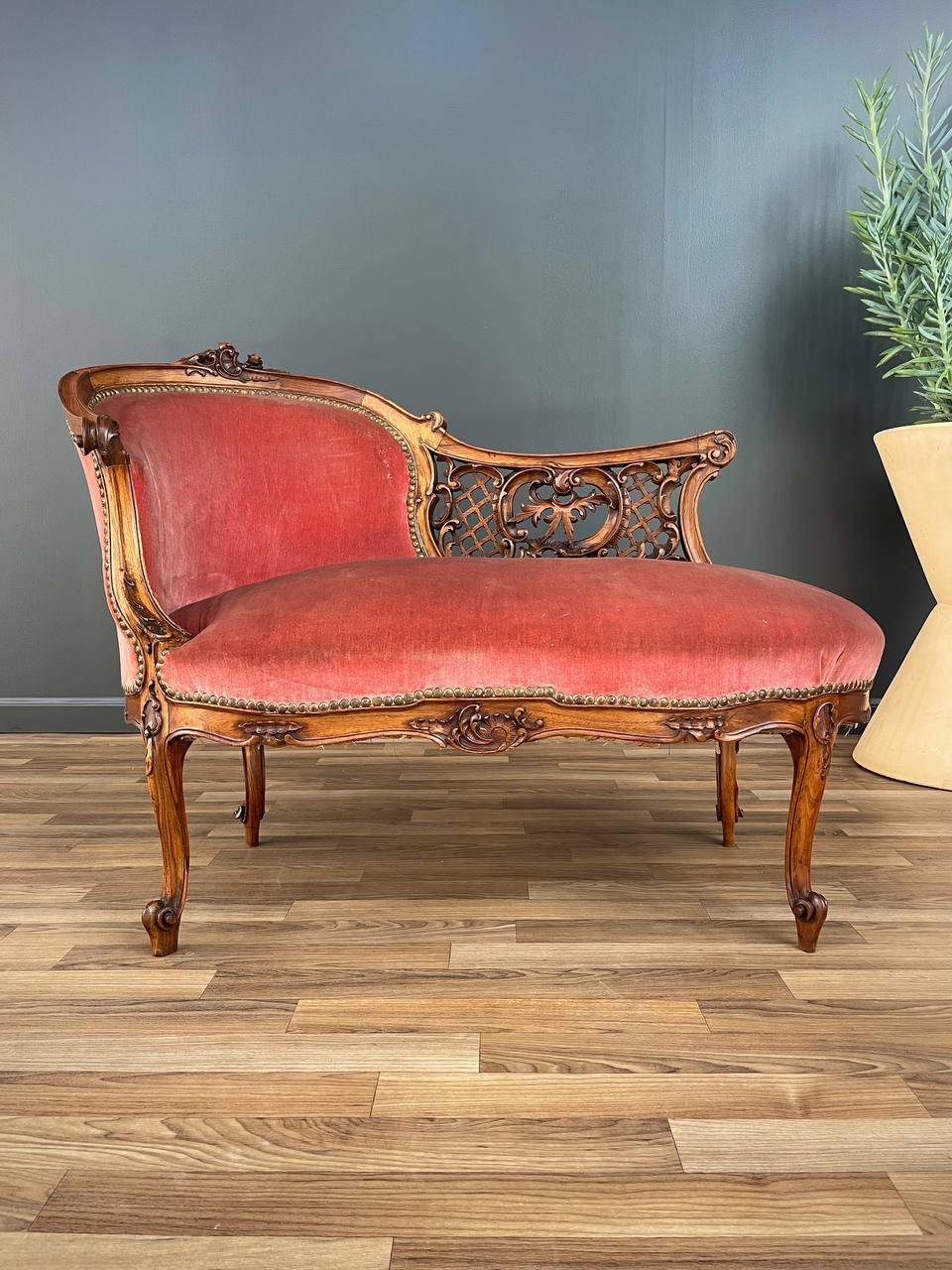 American Antique French Louis XV-Style Carved Walnut Chaise Lounge