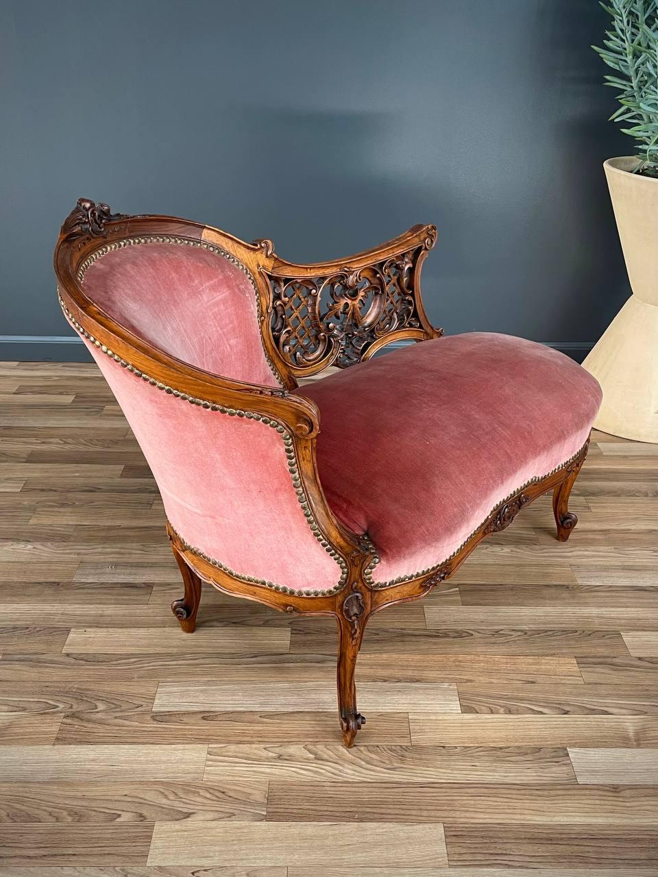 Mid-20th Century Antique French Louis XV-Style Carved Walnut Chaise Lounge