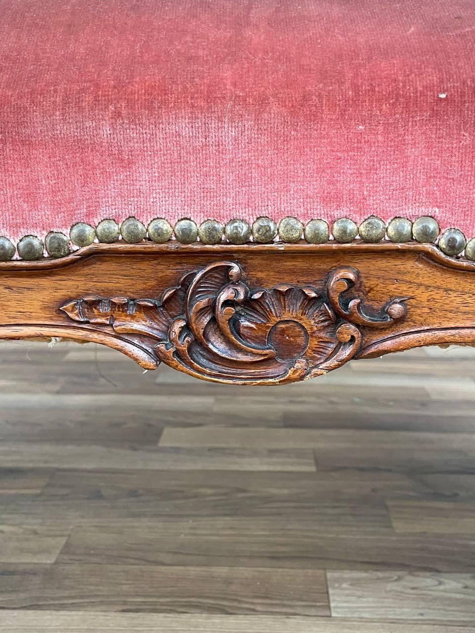 Antique French Louis XV-Style Carved Walnut Chaise Lounge 3