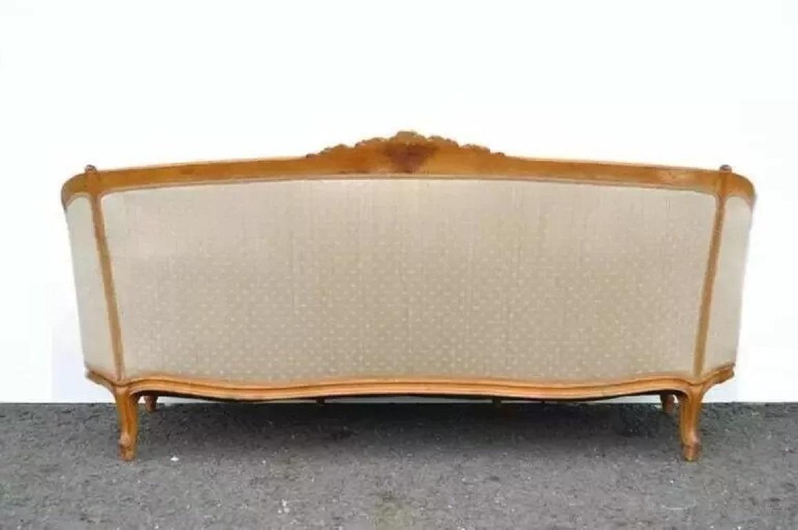 Canapé ancien français de style Louis XV sculpté en noyer doré Canape en vente 1