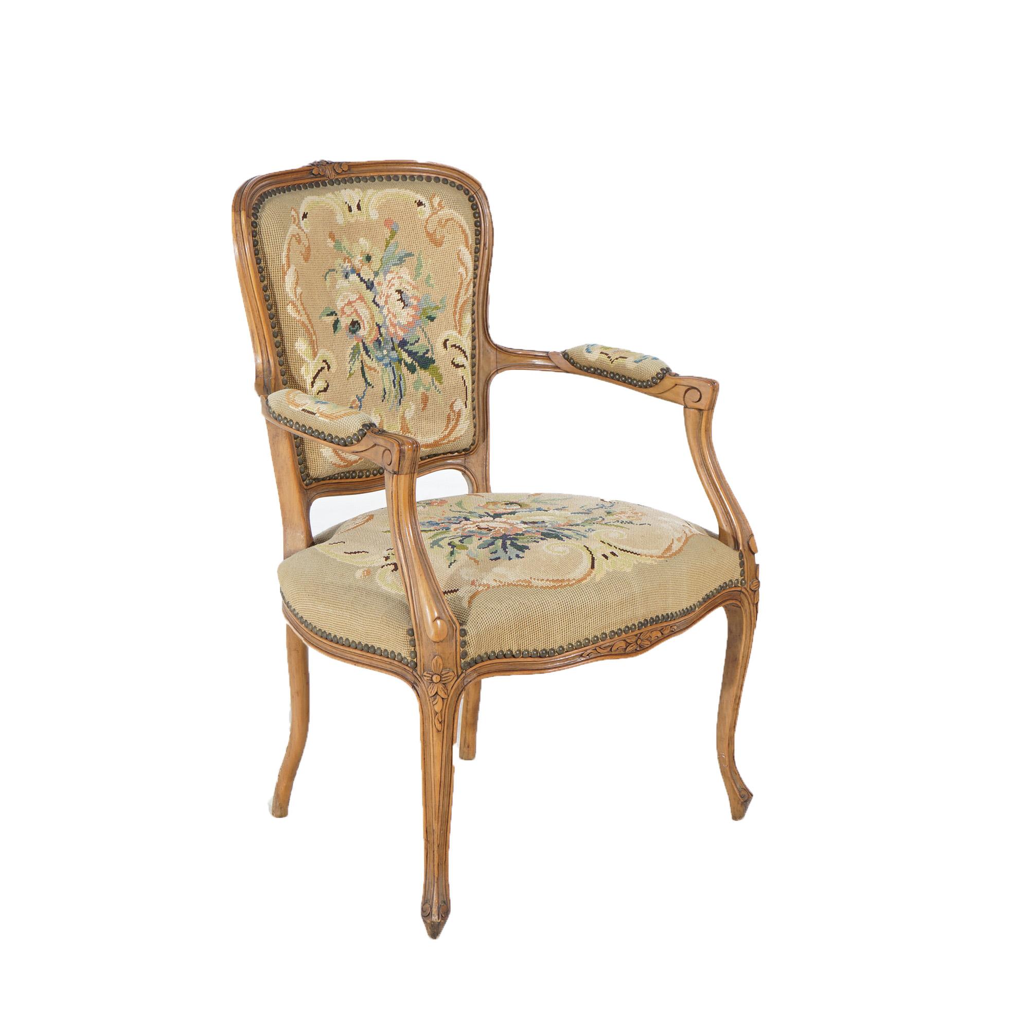 Antiquité française Style Upholstering en noyer sculpté de style Louis XV C1920 en vente 3