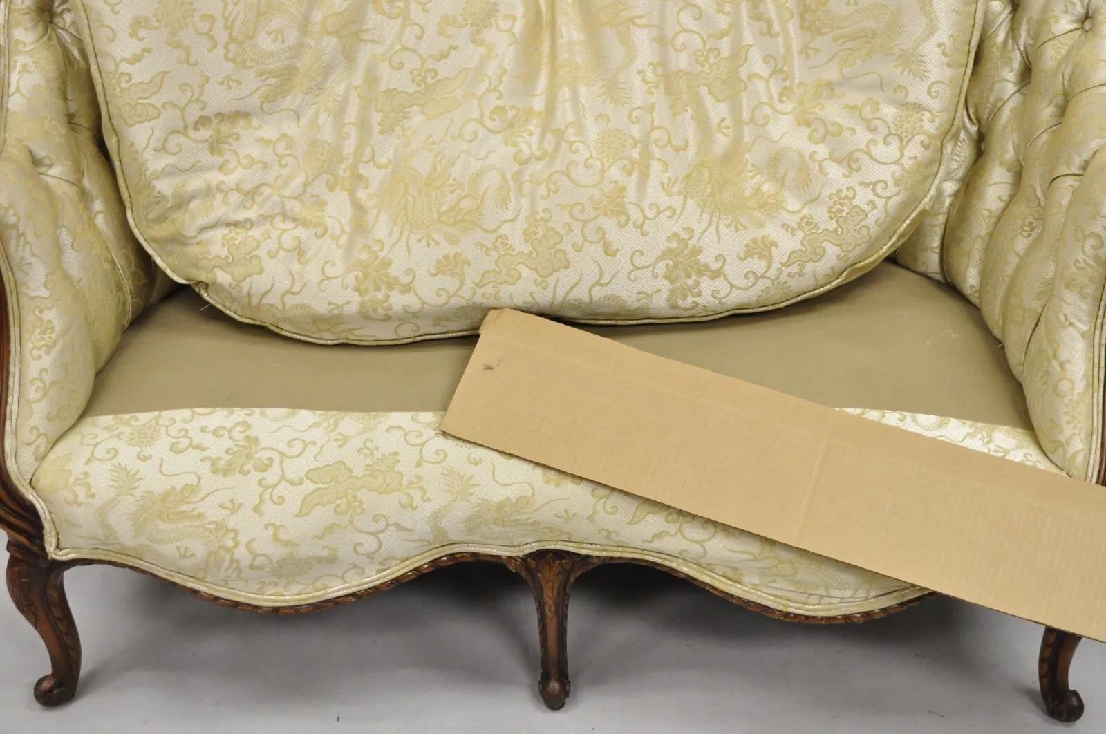 Antique French Louis XV Style Carved Walnut Serpentine Settee Sofa Loveseat in vendita 1