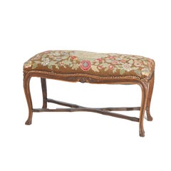 Banc long de style Louis XV français ancien en noyer sculpté et tapisserie, vers 1920