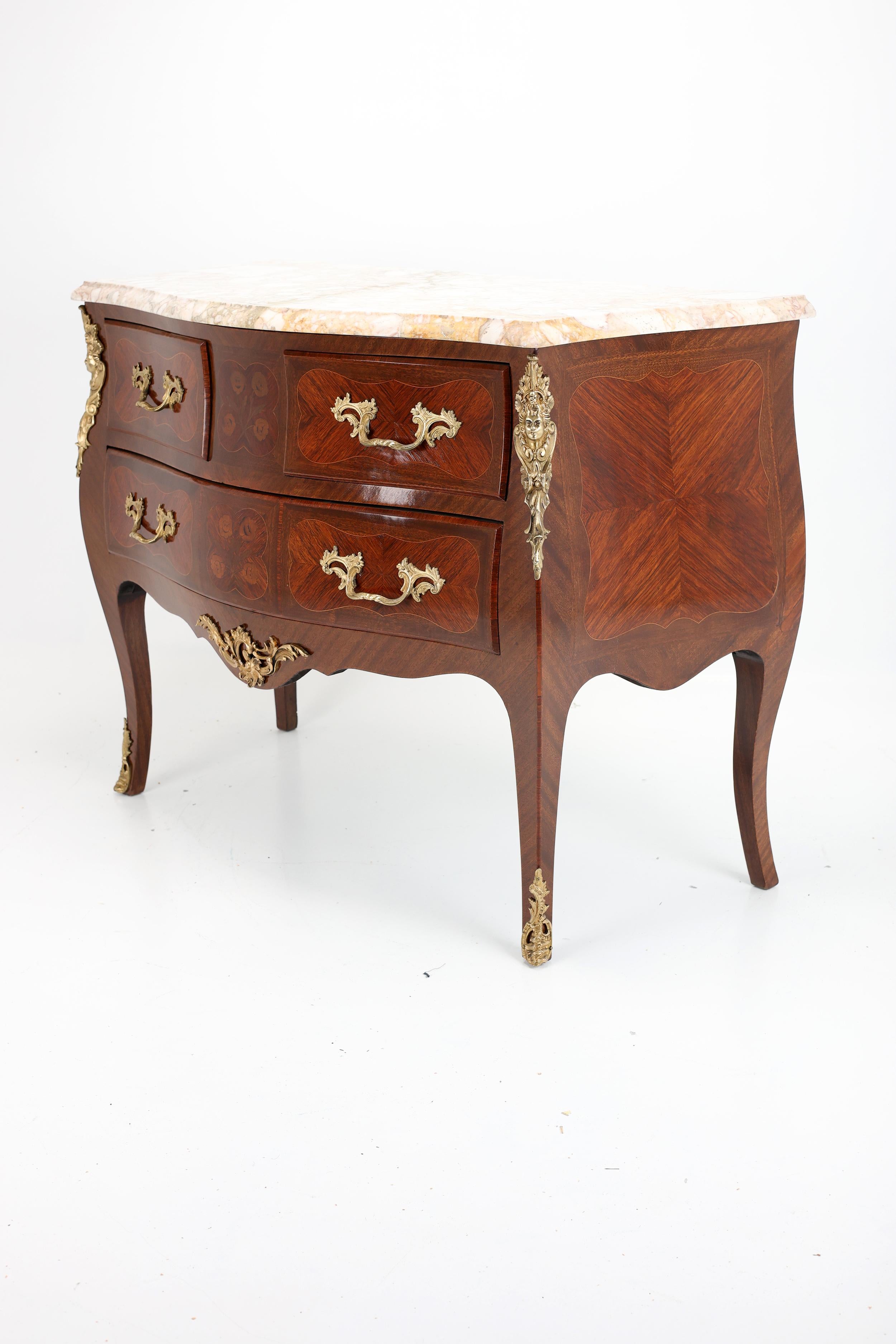 Ancienne commode française de style Louis XV en vente 5