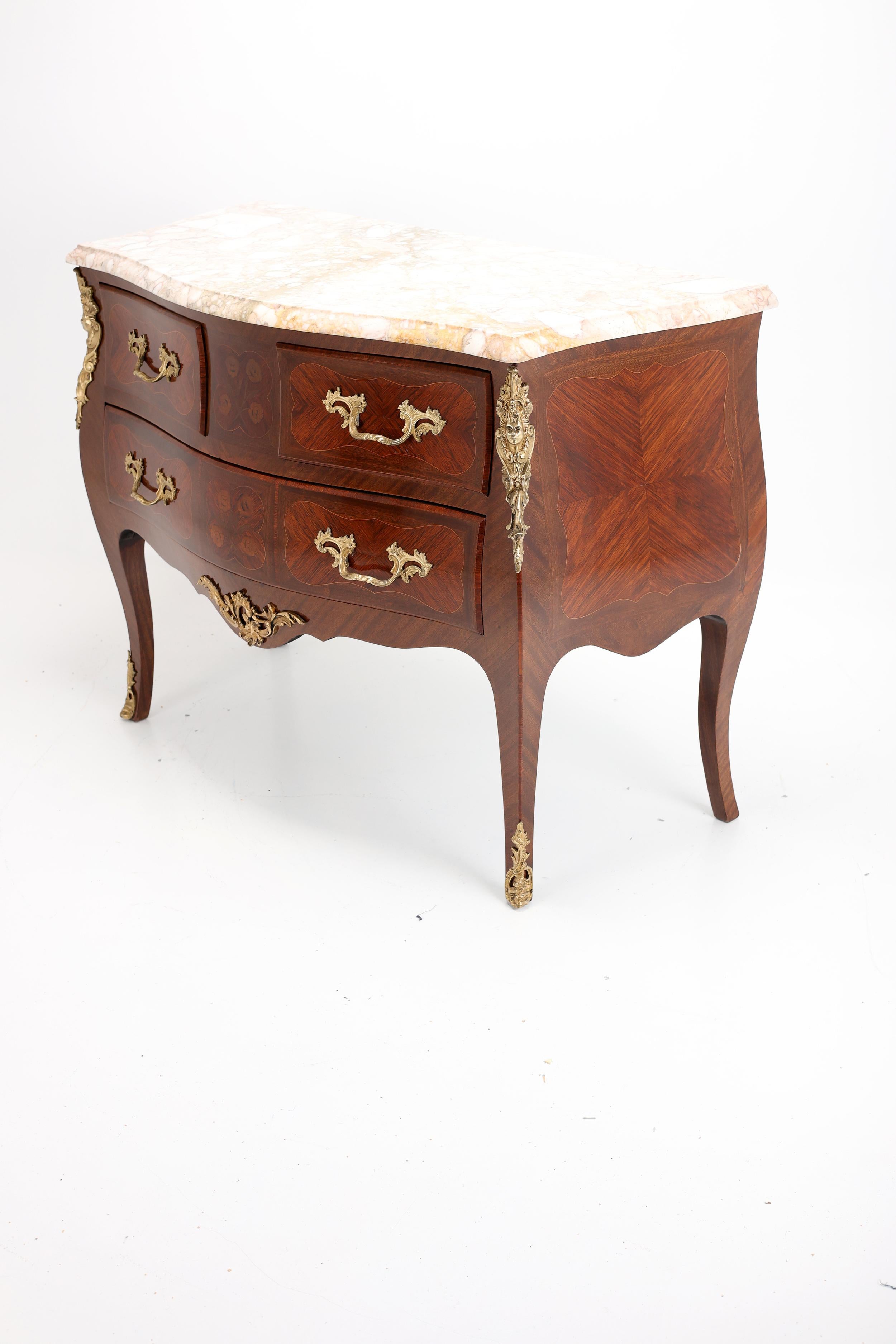 Ancienne commode française de style Louis XV en vente 6