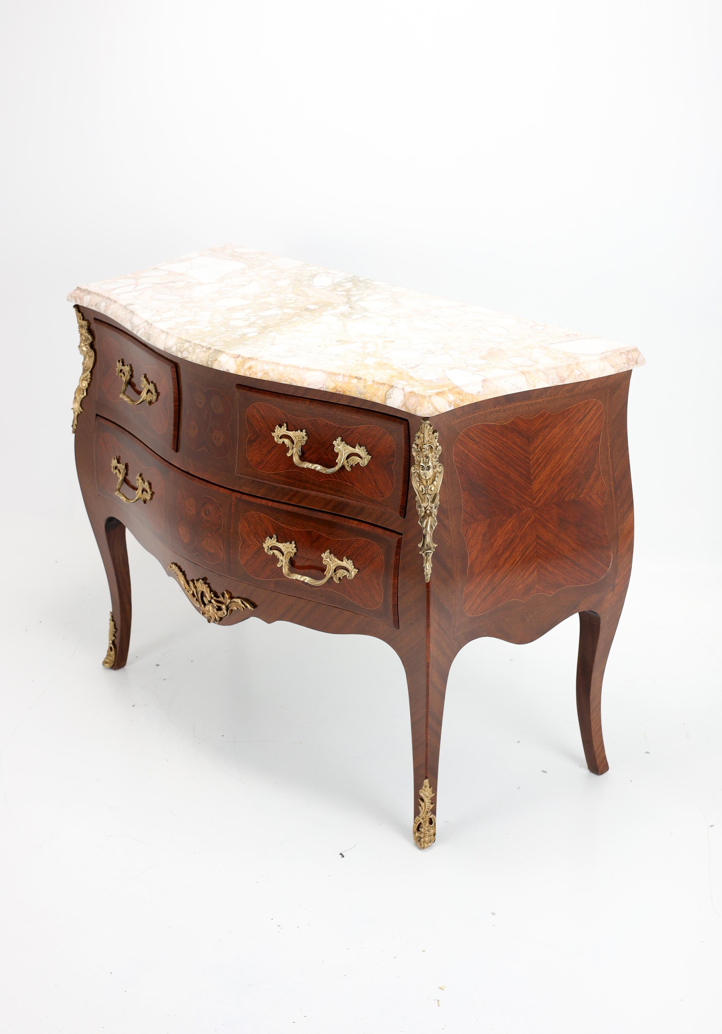 Ancienne commode française de style Louis XV en vente 7