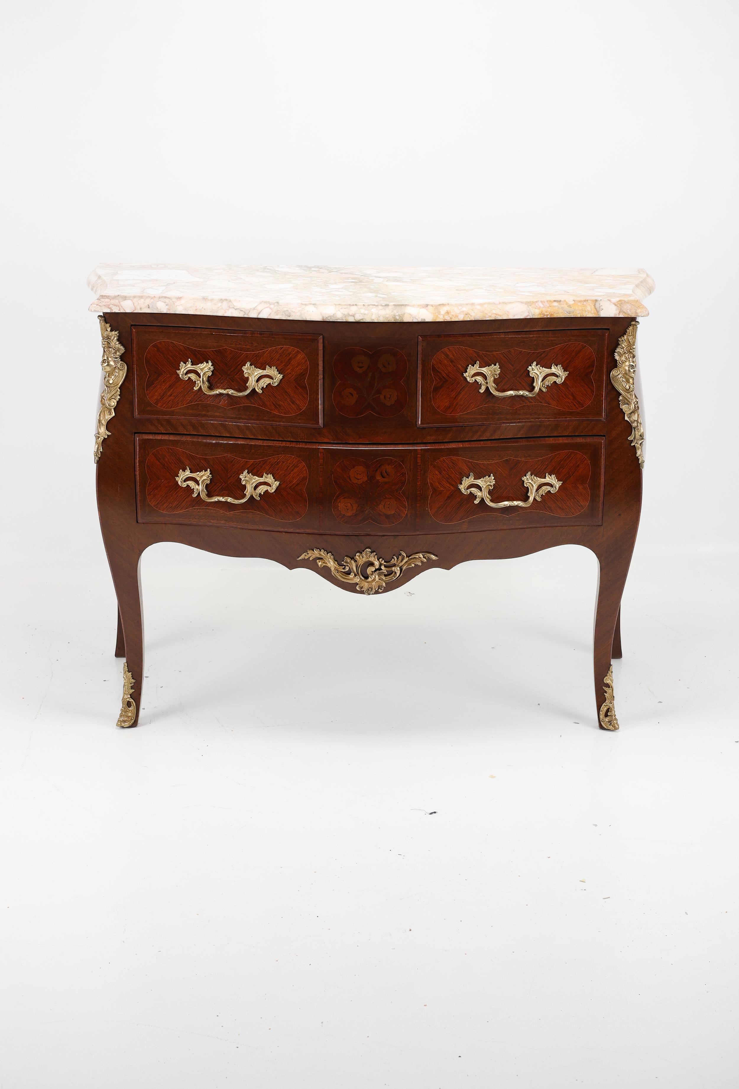 Ancienne commode française de style Louis XV en vente 8