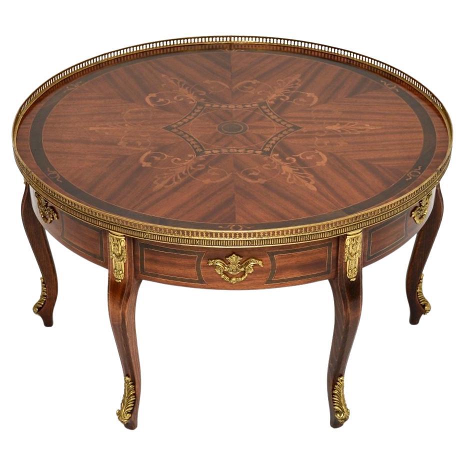 Table basse française ancienne de style Louis XV