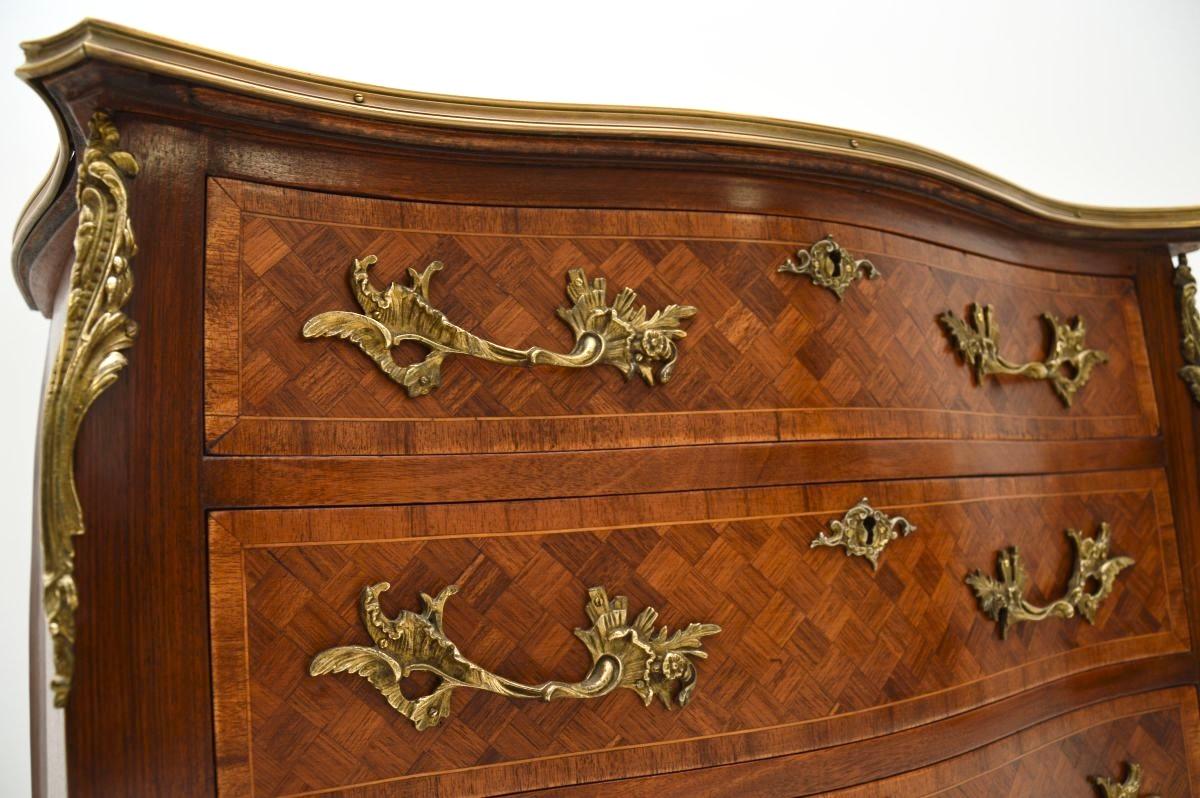 Antique French Commode in stile Luigi XV in vendita 4