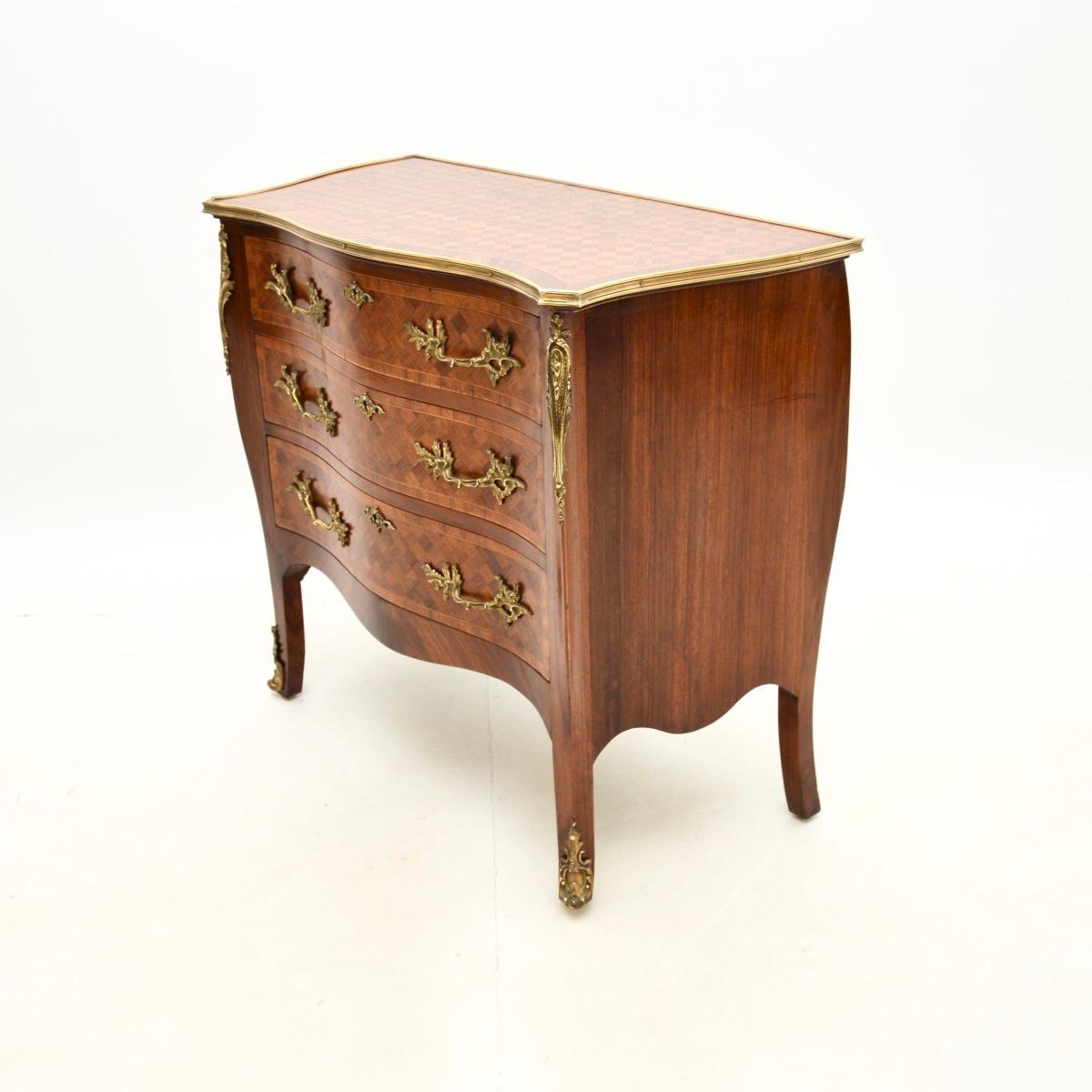 Antique French Commode in stile Luigi XV In condizioni buone in vendita a London, GB