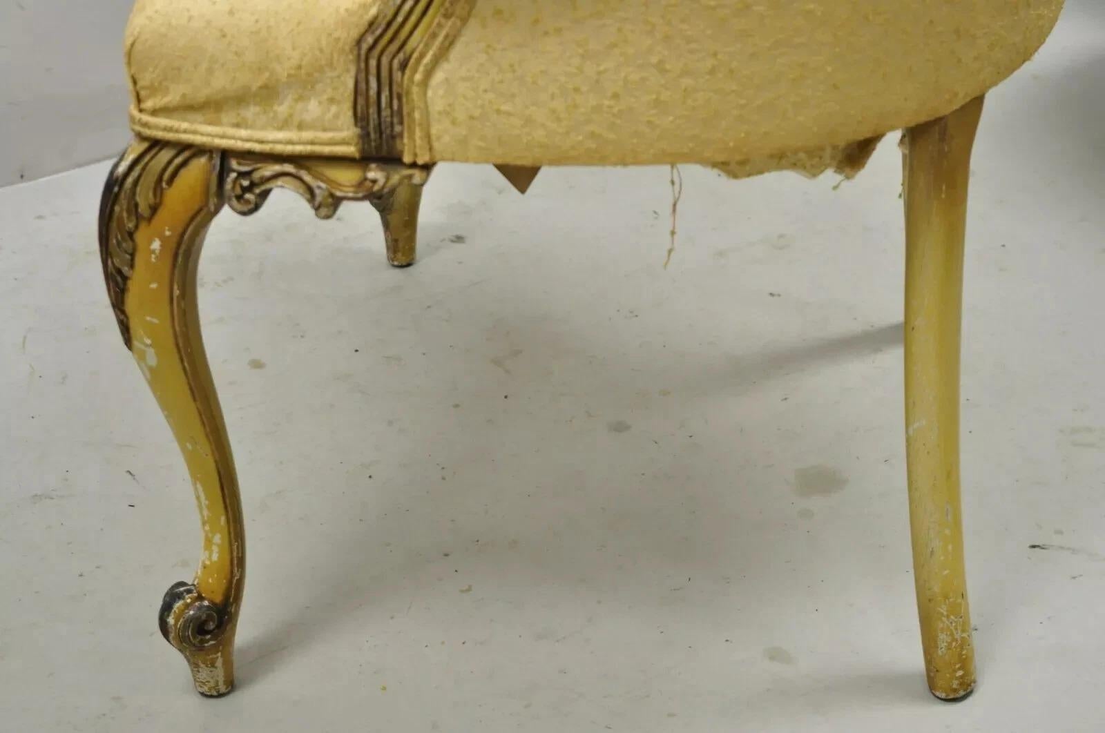 Antiker französischer Beistellstuhl im Louis-XV-Stil, cremefarben lackiert, Boudoir-Schminktisch-Akzent im Angebot 1