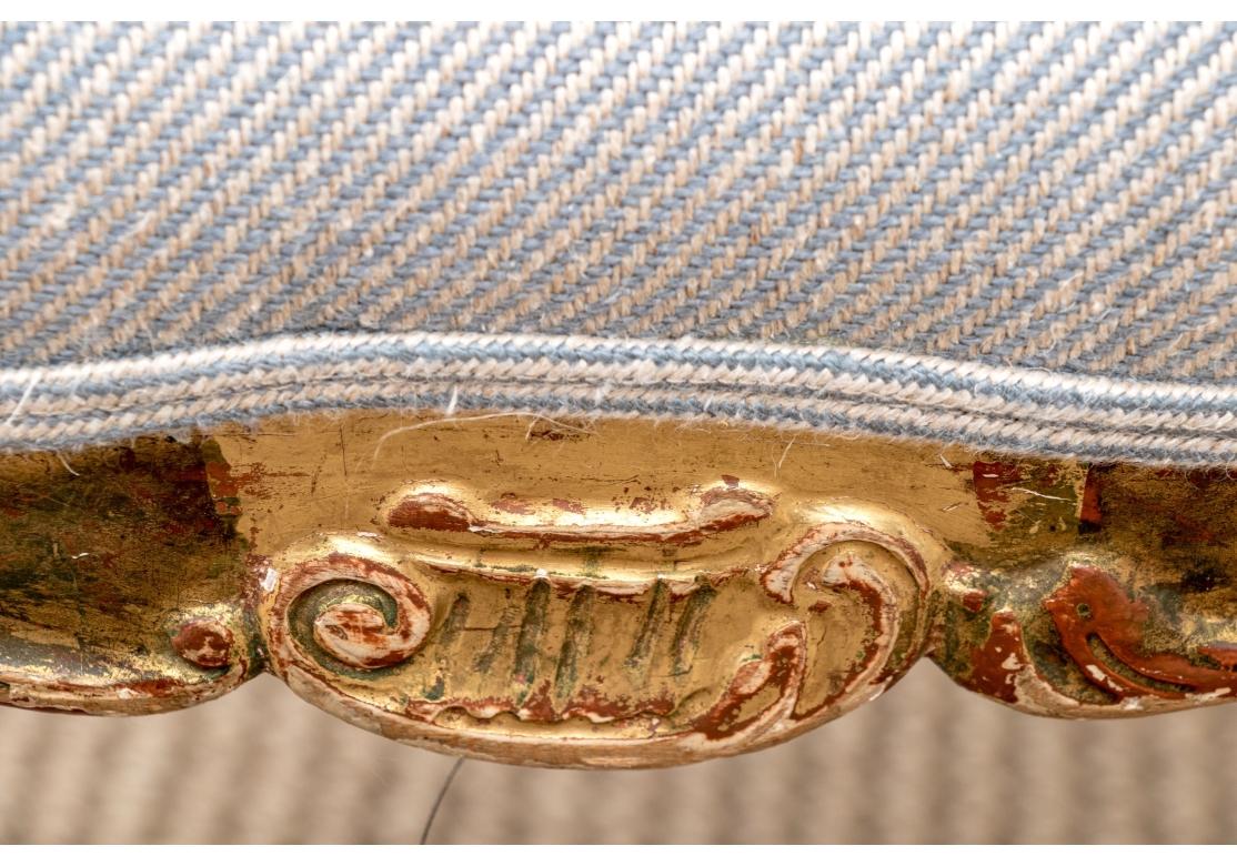 Louis XV Antique French Style Upholstering Custom Upholstered Carved And Gilt Vanity Bench en vente