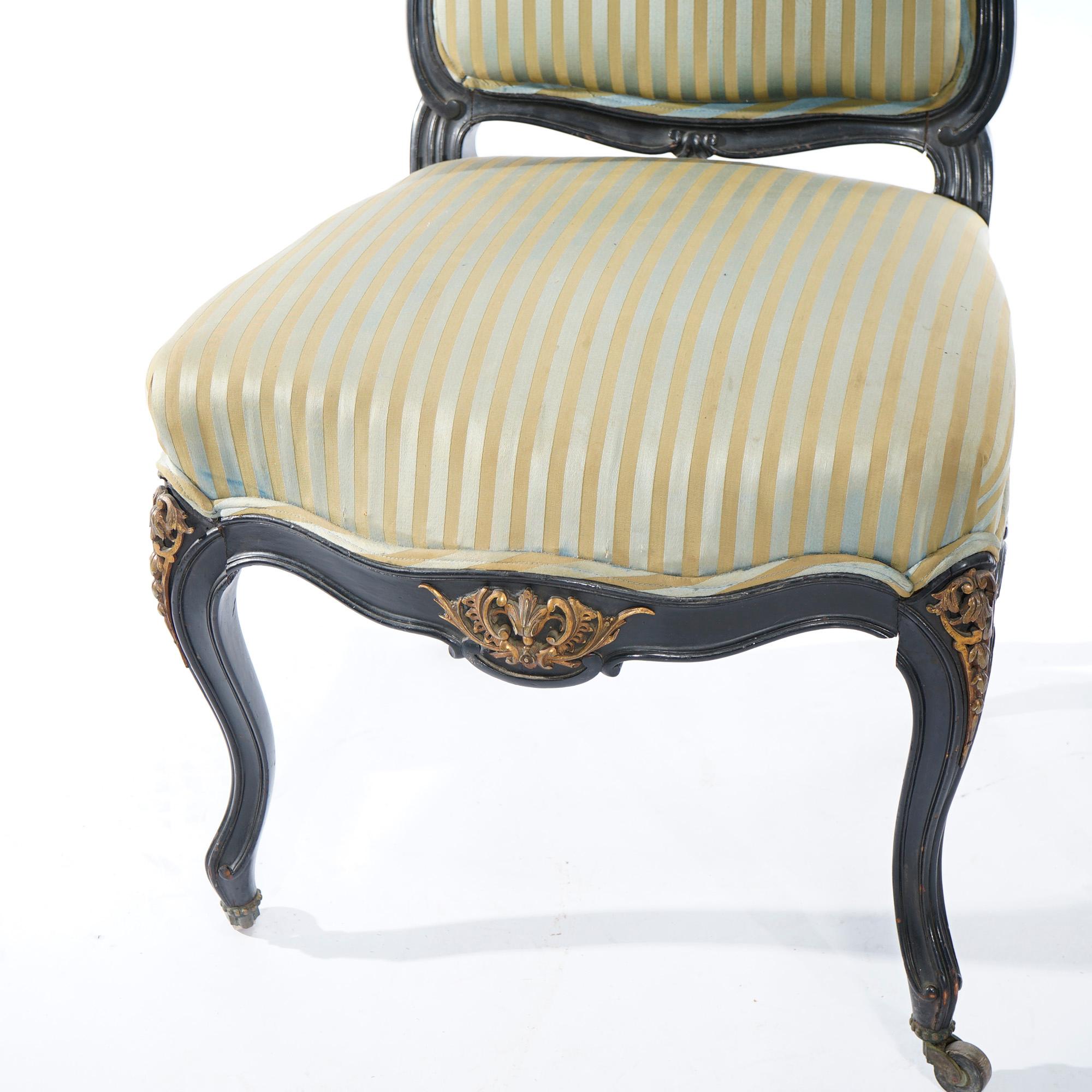 Chaises d'appoint françaises anciennes de style Louis XV en bois sculpté et bronze doré du XXe siècle en vente 4