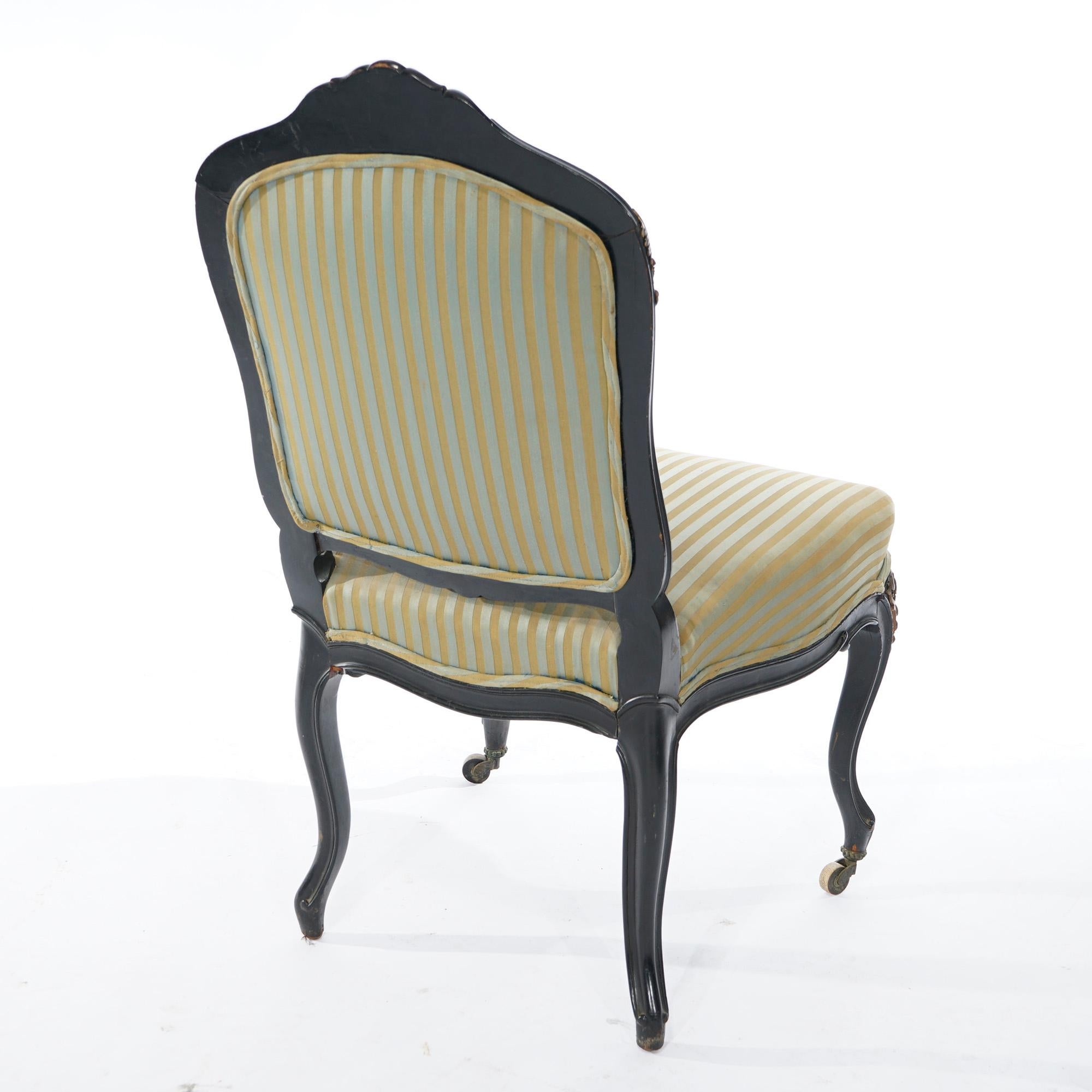 Antike Französisch Louis XV Stil Ebonized geschnitztem Holz & Ormolu Side Chairs 20thC (20. Jahrhundert) im Angebot