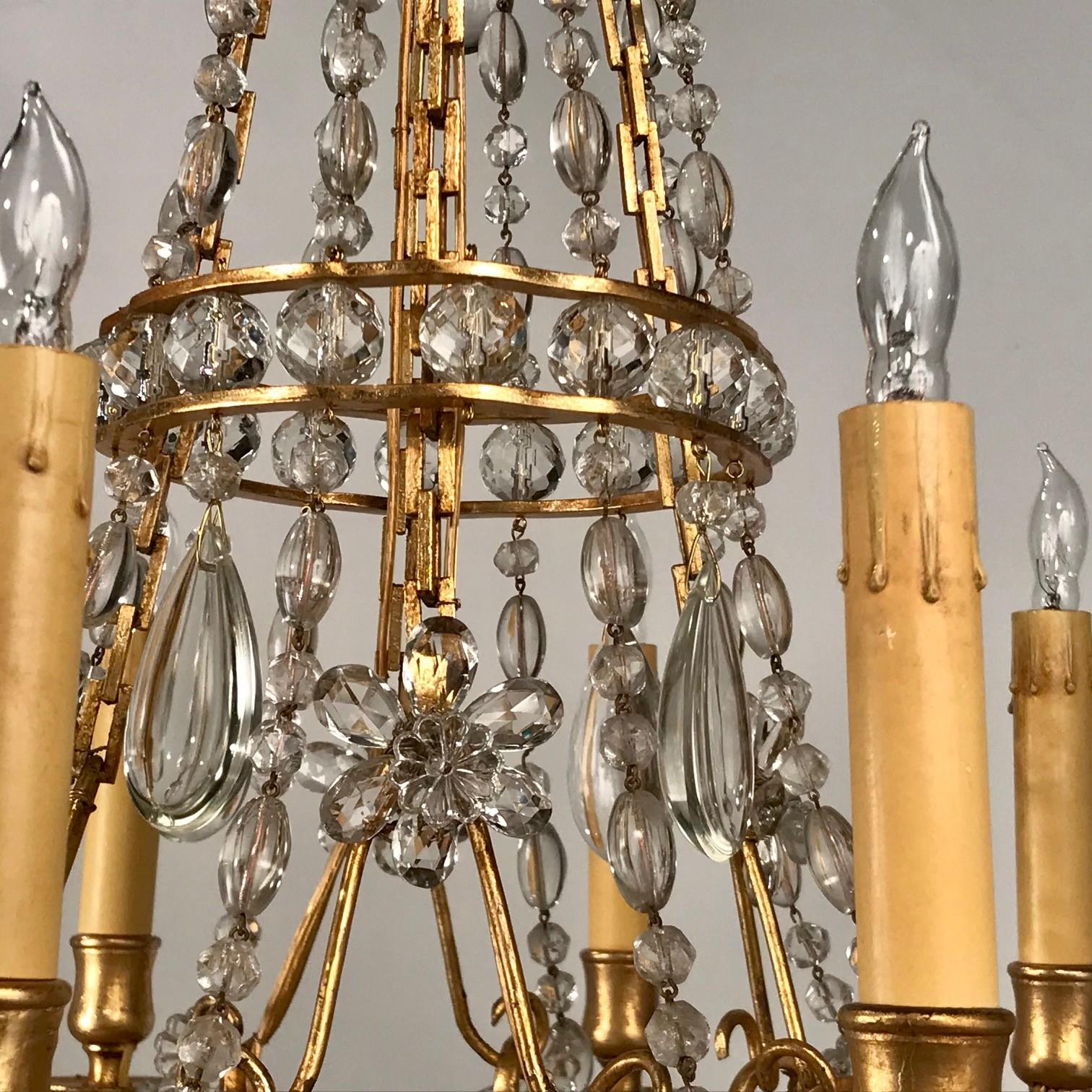 Lustre français ancien à huit lumières de style Louis XV en bronze doré et cristal en vente 5