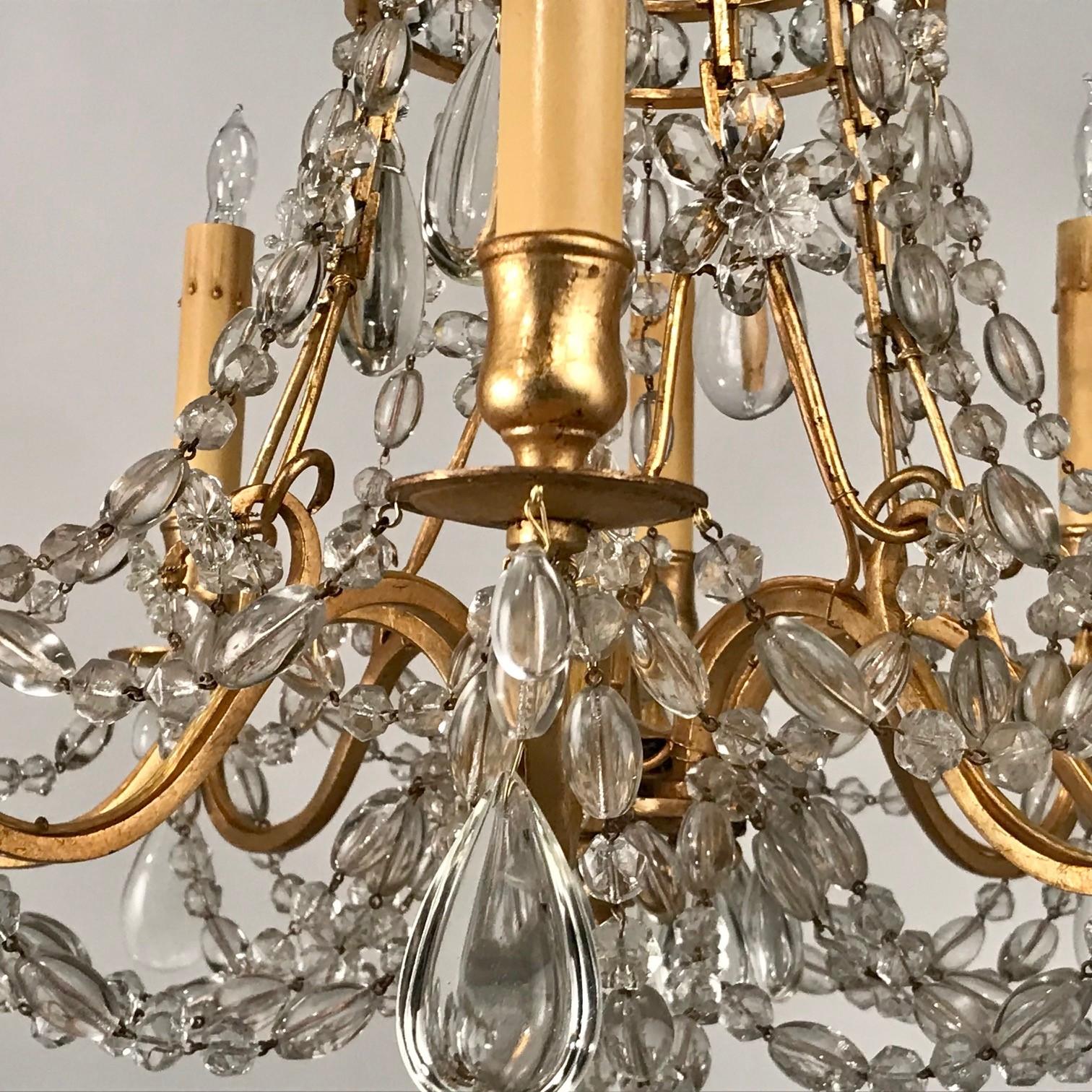 Lustre français ancien à huit lumières de style Louis XV en bronze doré et cristal en vente 6