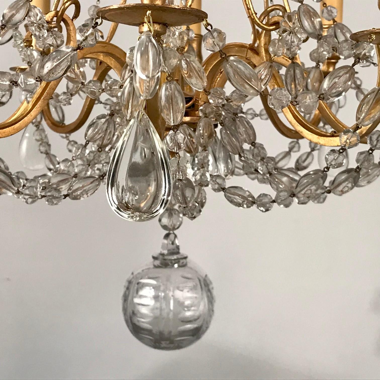 Lustre français ancien à huit lumières de style Louis XV en bronze doré et cristal en vente 7