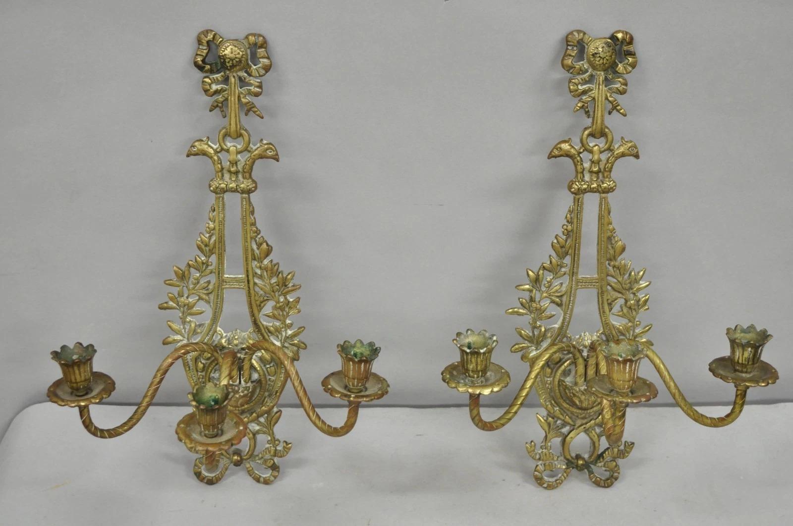 Antique French Louis XV Style Figural Bronze Candelabra Wall Sconces - a Pair in vendita 4