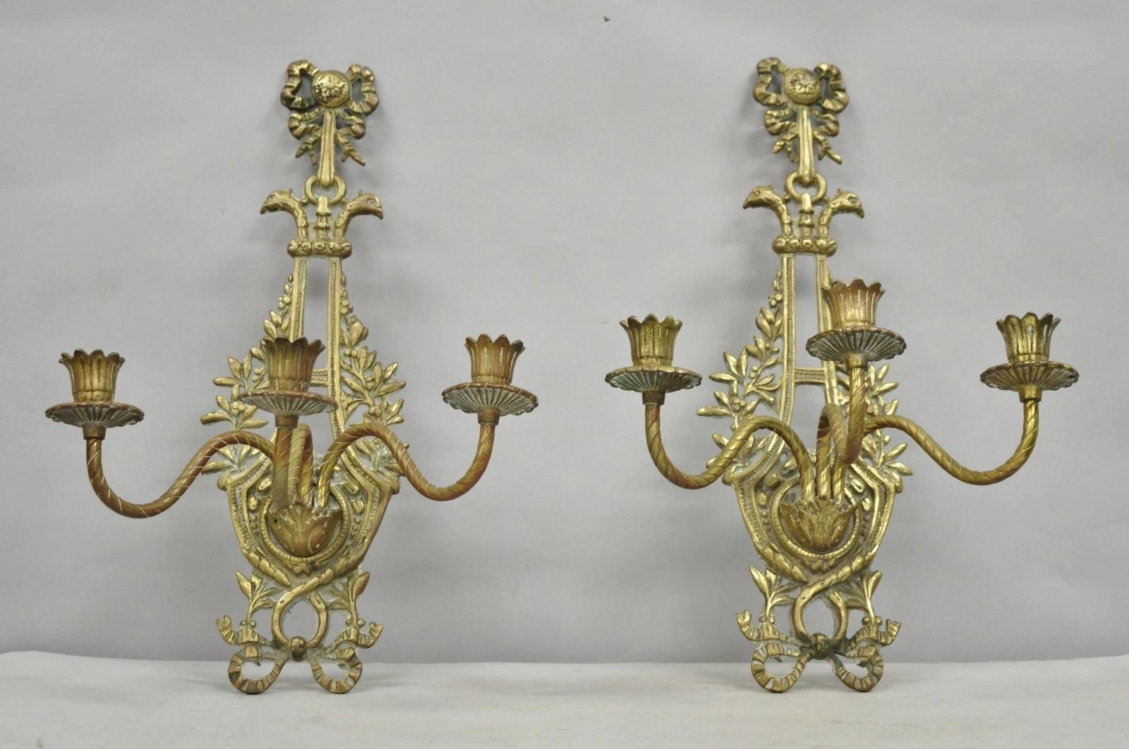 Antique French Louis XV Style Figural Bronze Candelabra Wall Sconces - a Pair in vendita 5