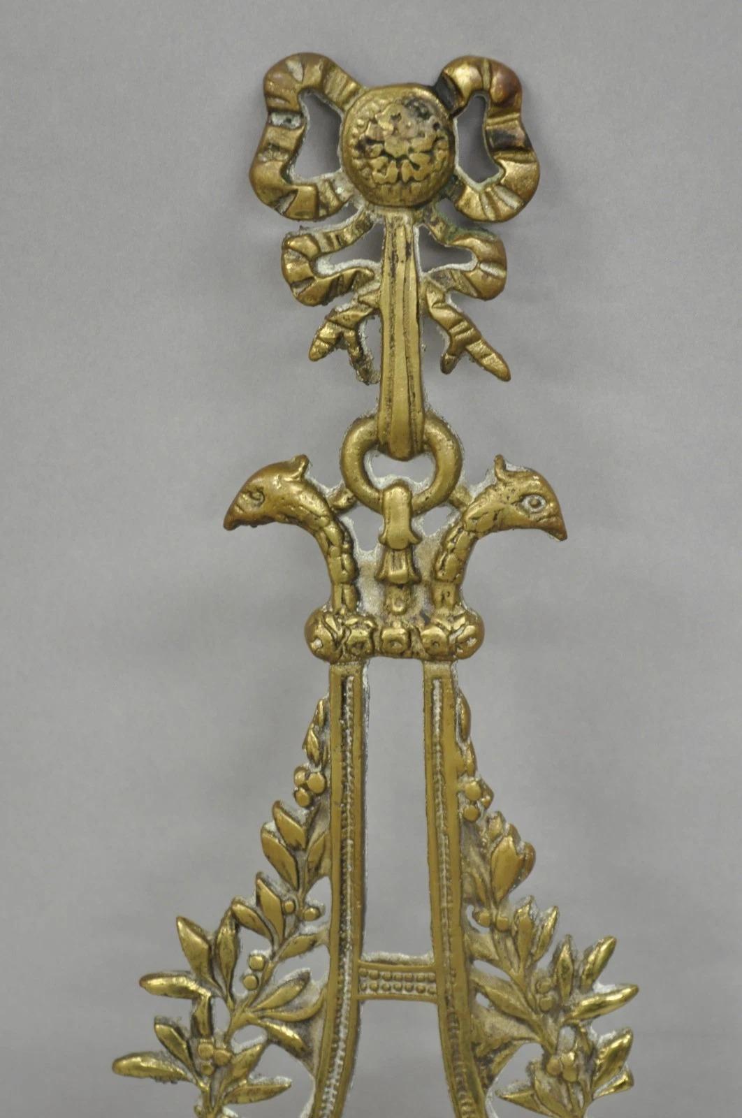 Luigi XV Antique French Louis XV Style Figural Bronze Candelabra Wall Sconces - a Pair in vendita