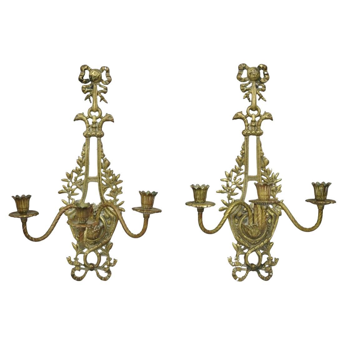 Antique French Louis XV Style Figural Bronze Candelabra Wall Sconces - a Pair in vendita