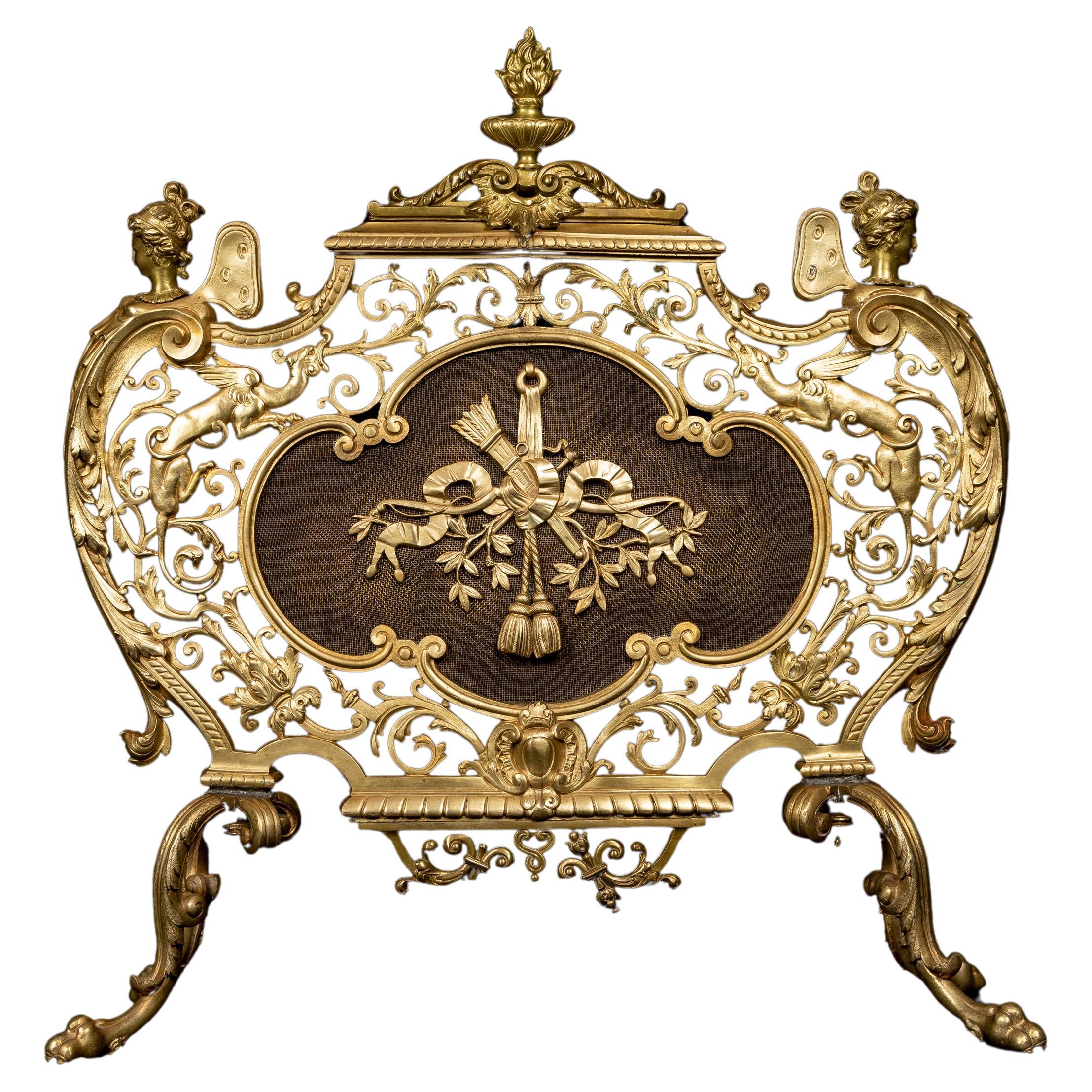 Antique French Louis XV Style Figural Gilt Bronze Chimenea en venta